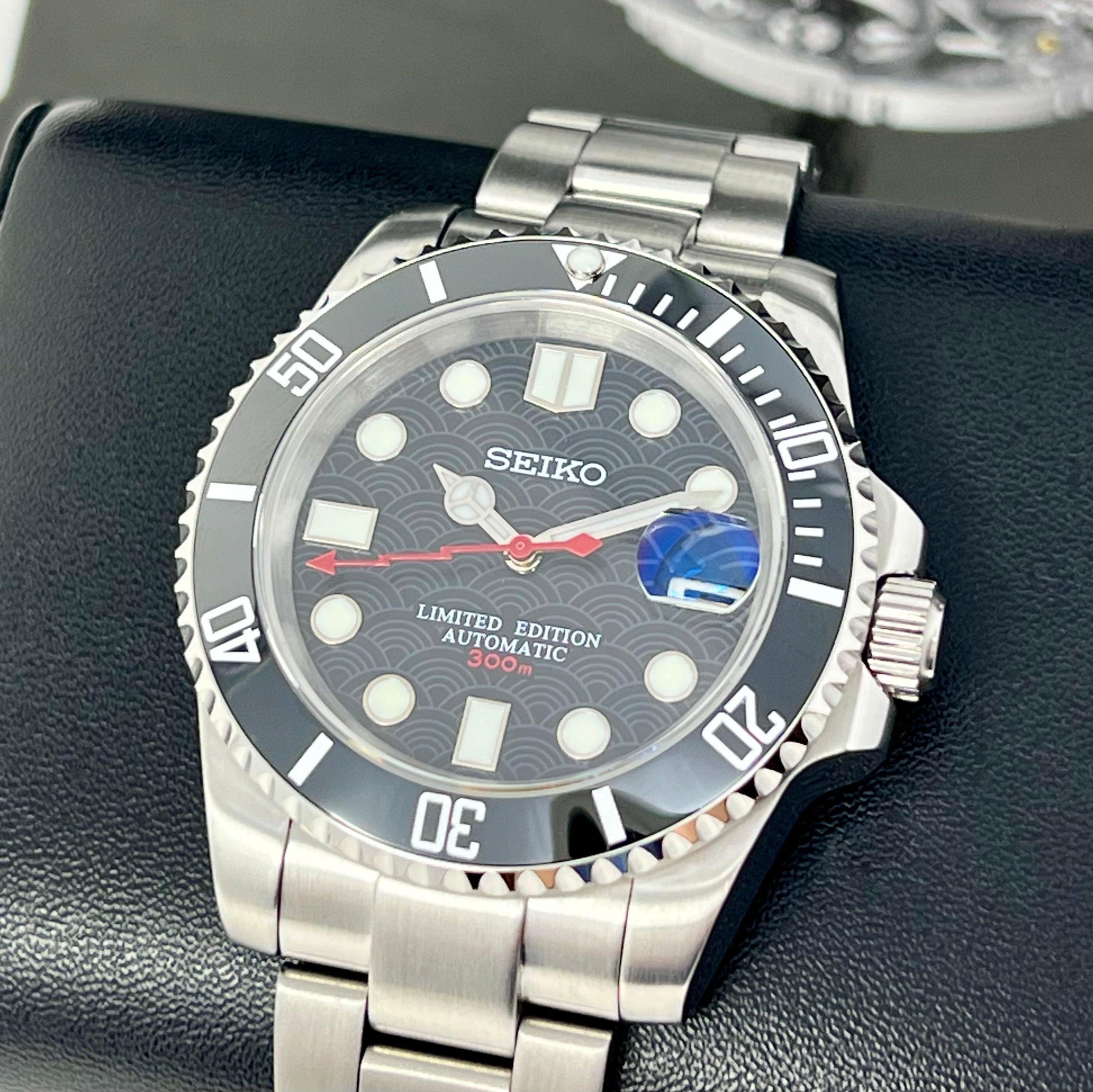 Custom Sub Art Design | Seiko Mod Wave Pattern Watch