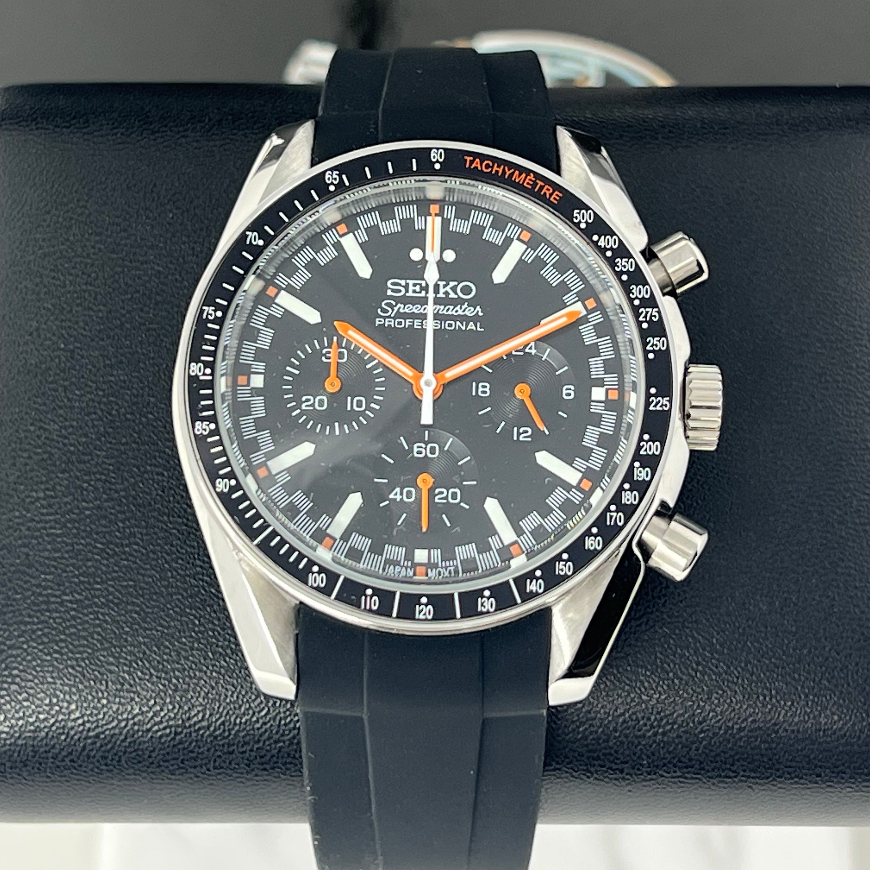 Seiko Speedy Orange Chronograph | VK63 Mecaquartz