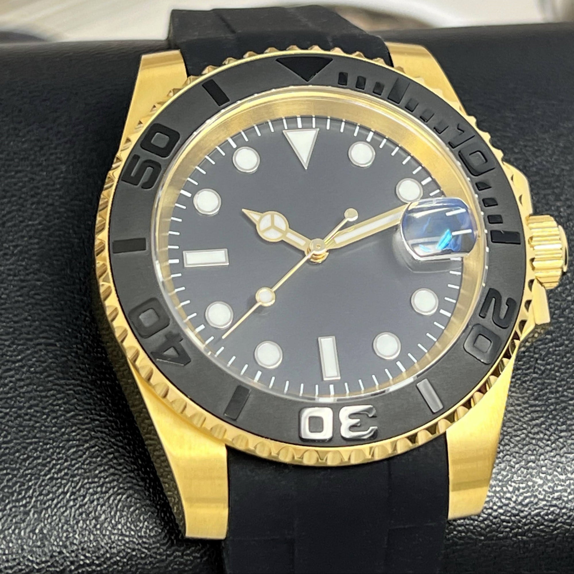 Custom Gold Yacht - Clean Dial - Gold and Black Custom Built | Dive Watch | Yachting | Yellow Gold | Mod | Custom Mod | Watch Mod | Diver