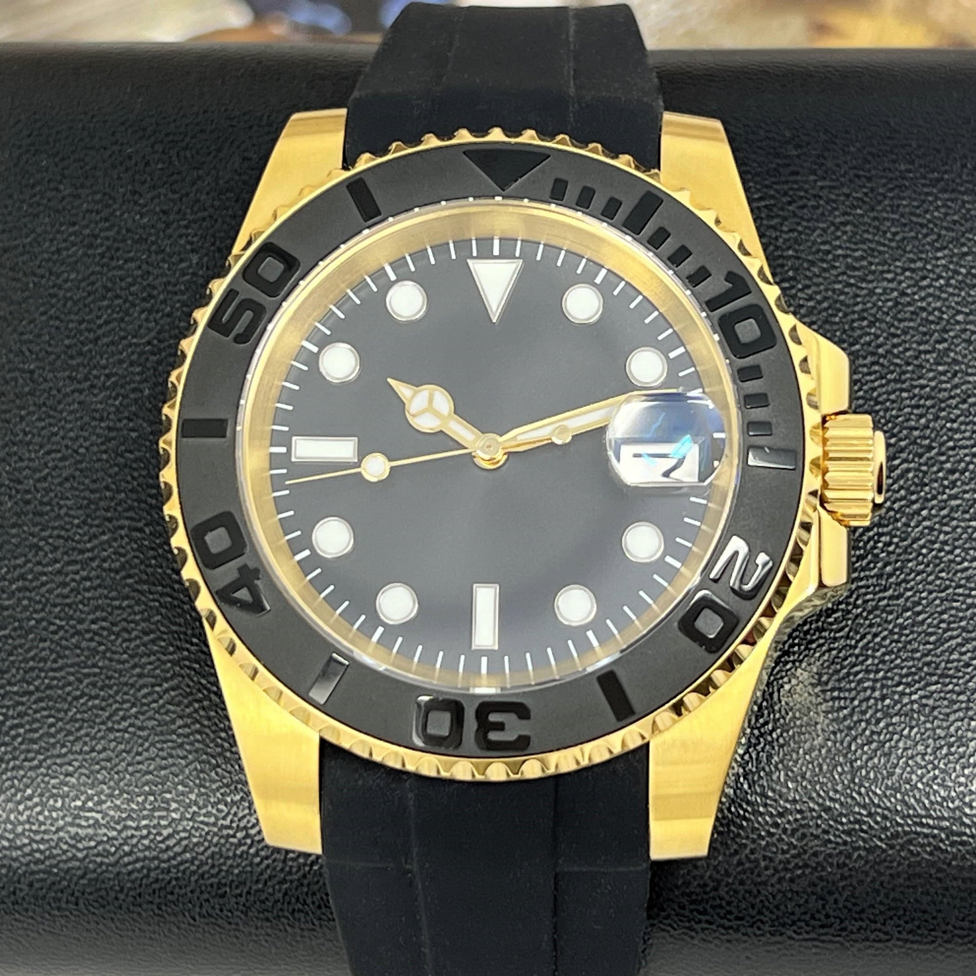Custom Gold Yacht - Clean Dial - Gold and Black Custom Built | Dive Watch | Yachting | Yellow Gold | Mod | Custom Mod | Watch Mod | Diver