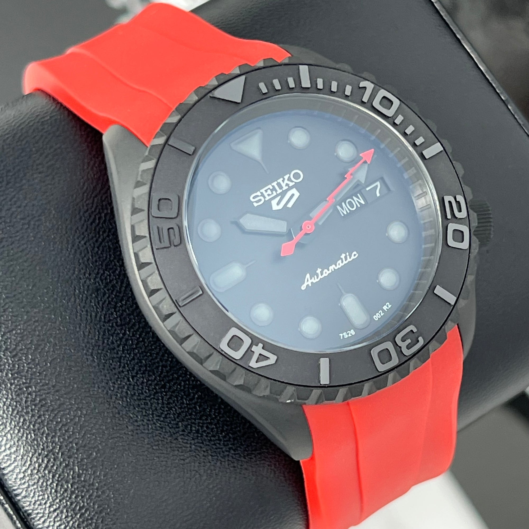 Custom Stealth Blackout Yacht | SKX007 | Men's Watch | Dive Watch | Red Rubber | Mod | 100M | Custom Mod | Watch Mod | Diver