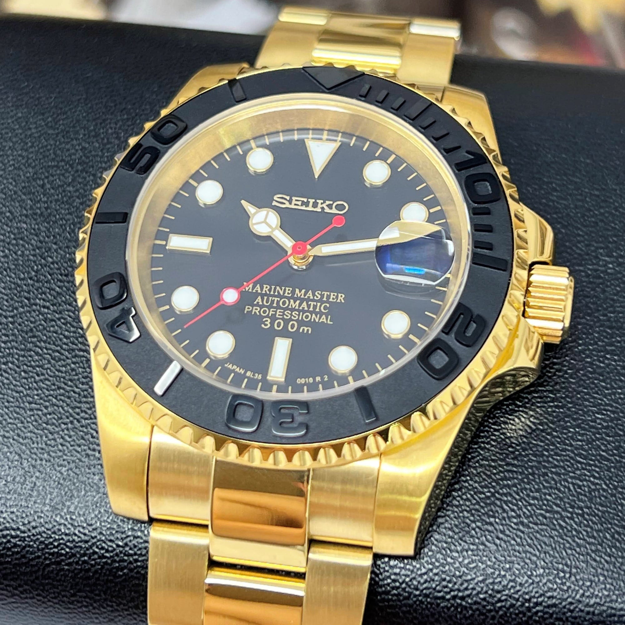 Custom Gold Yacht - Gold and Black Custom Built | Dive Watch | Yachting | Yellow Gold | Mod | Custom Mod | Watch Mod | Diver