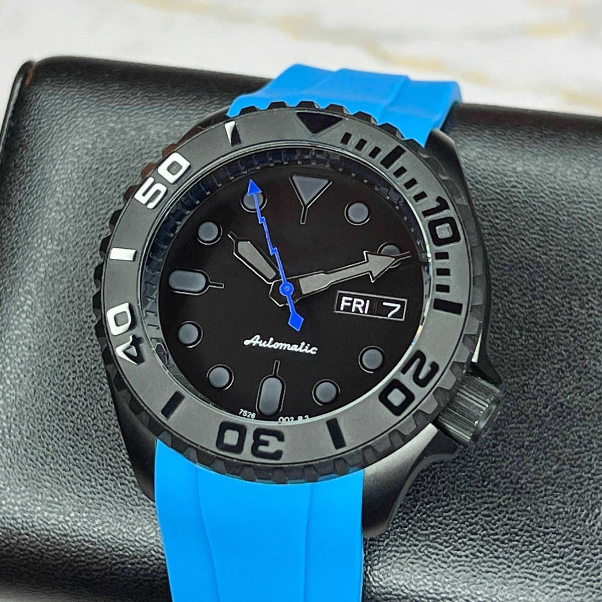 Custom Stealth Blackout Yacht SKX007 Diver | Seiko Mod | Yachtmaster