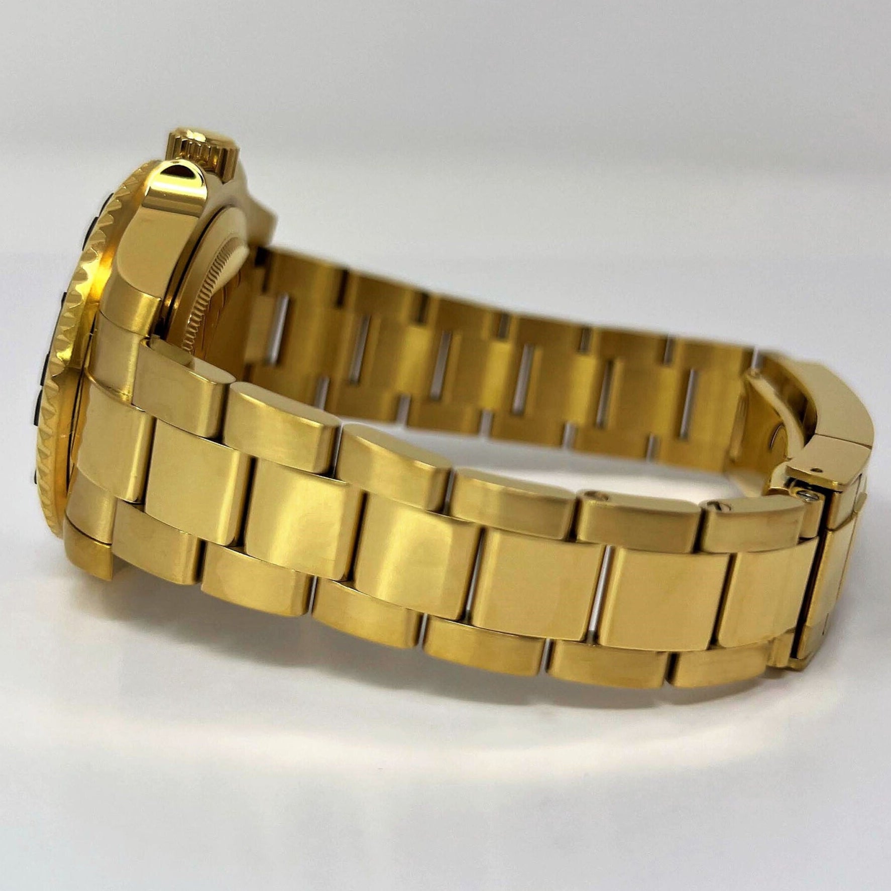 Custom Gold Yacht - Gold and Black Custom Built | Dive Watch | Yachting | Yellow Gold | Mod | Custom Mod | Watch Mod | Diver