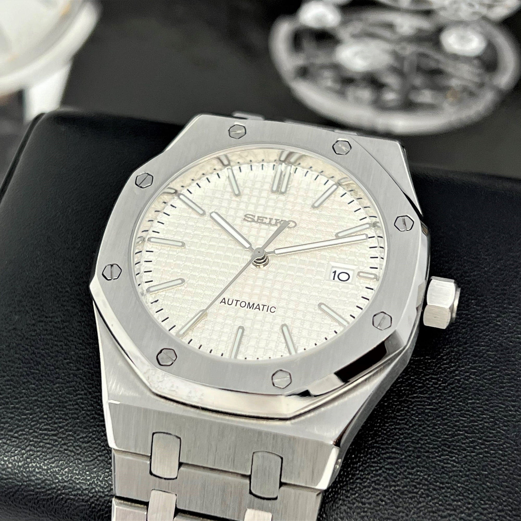 Seikoak - Luxury White on Stainless Steel - Beautiful Dress Watch 42mm | Royal | Oak | Waffle Dial | Premium Luxury Wristwatch | Men's Watch
