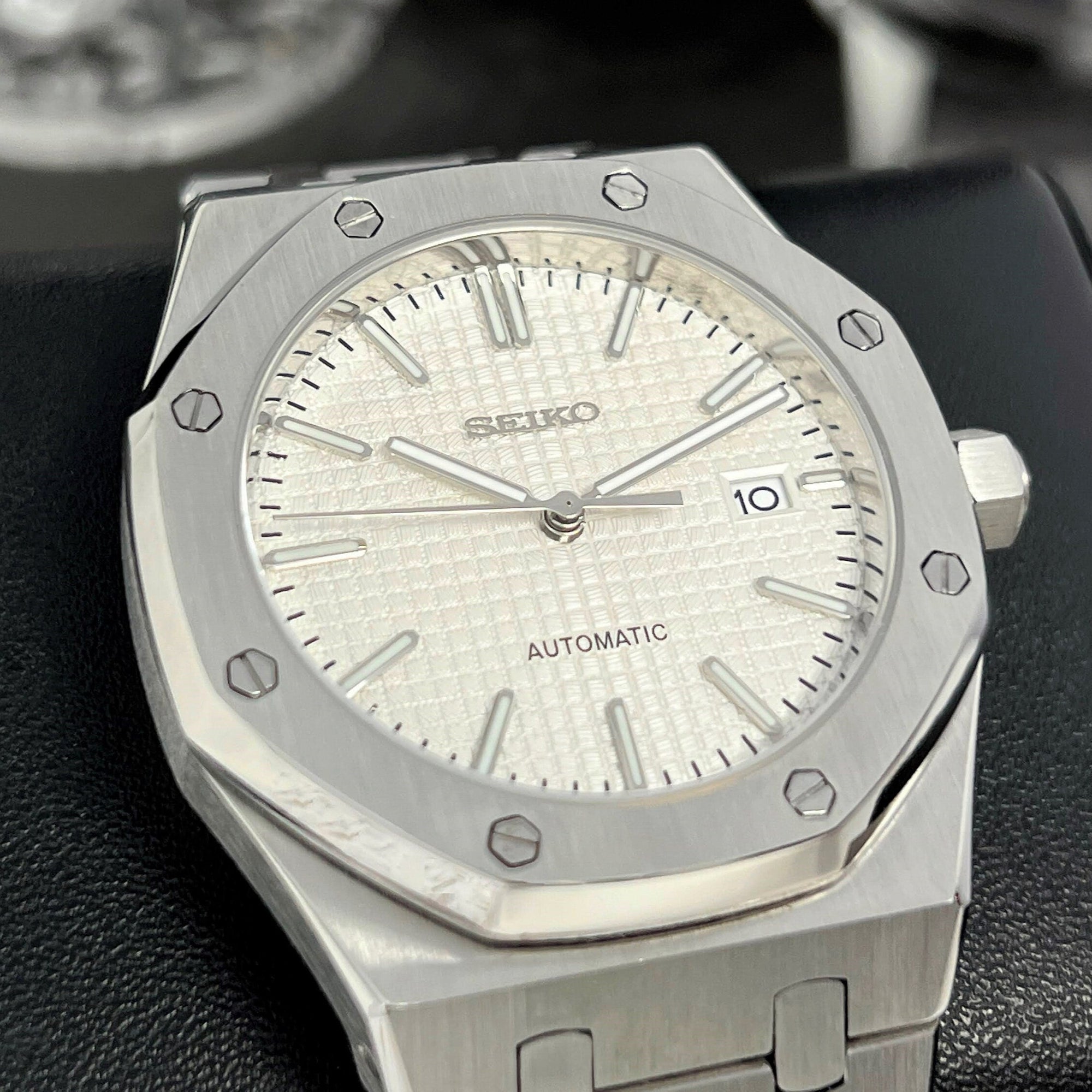 Seikoak - Luxury White on Stainless Steel - Beautiful Dress Watch 42mm | Royal | Oak | Waffle Dial | Premium Luxury Wristwatch | Men's Watch