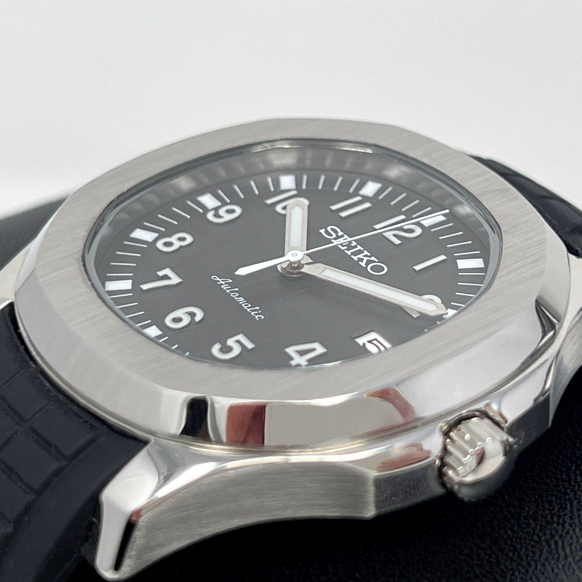 Seikonaut - Luxury Black on Rubber - Modern Automatic Watch with Sapphire Crystal - Aquanaut