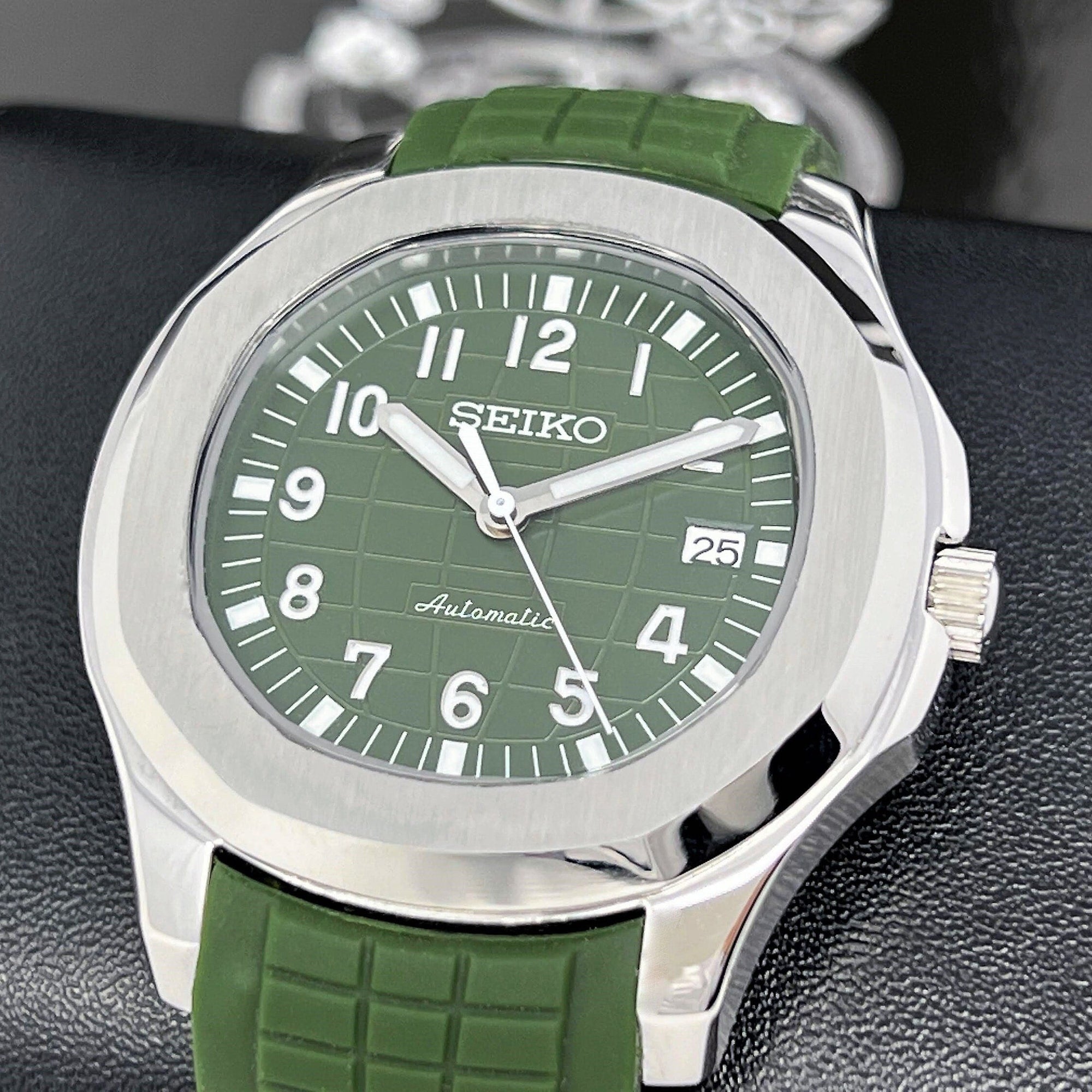 Custom Seikonaut - Green on Rubber - Modern Sports Watch | Watch Mod | Khaki Tropical Green | Turtle Waffle | Jumbo | Olive | NH35 Automatic