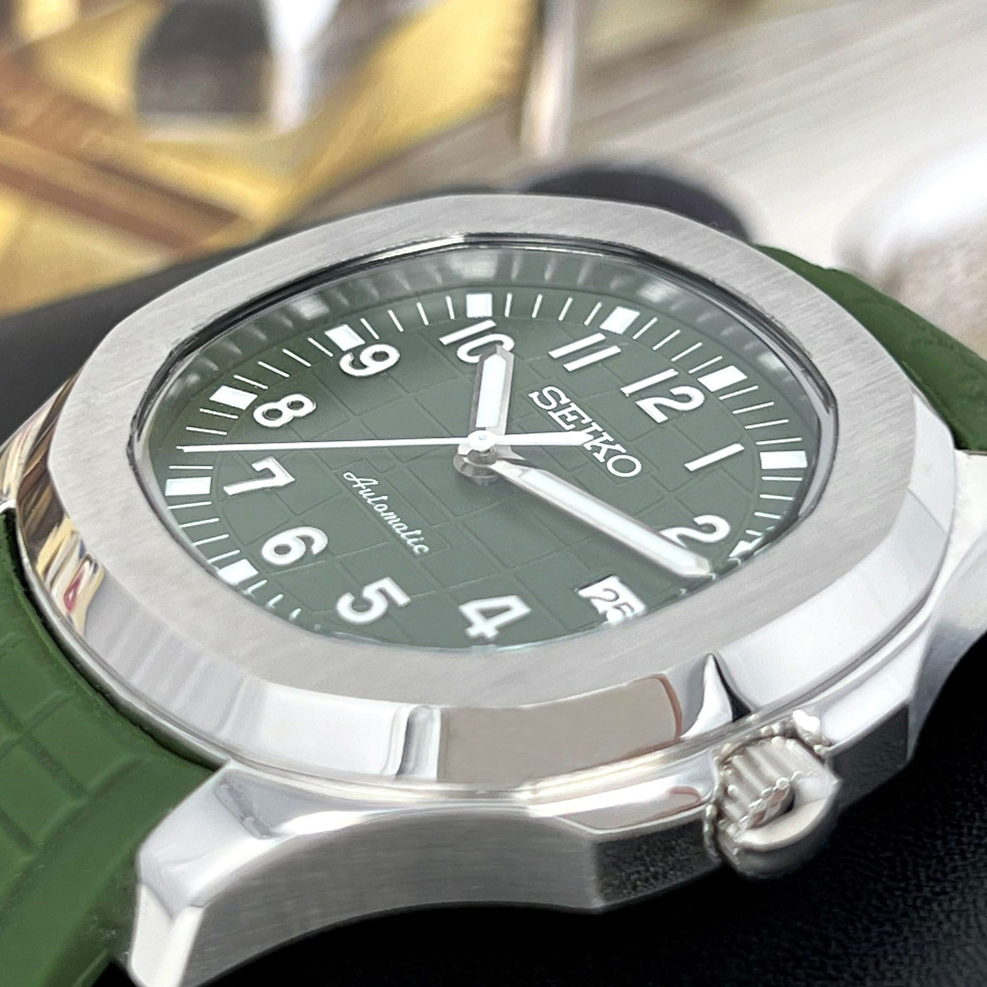 Custom Seikonaut - Green on Rubber - Modern Sports Watch | Watch Mod | Khaki Tropical Green | Turtle Waffle | Jumbo | Olive | NH35 Automatic