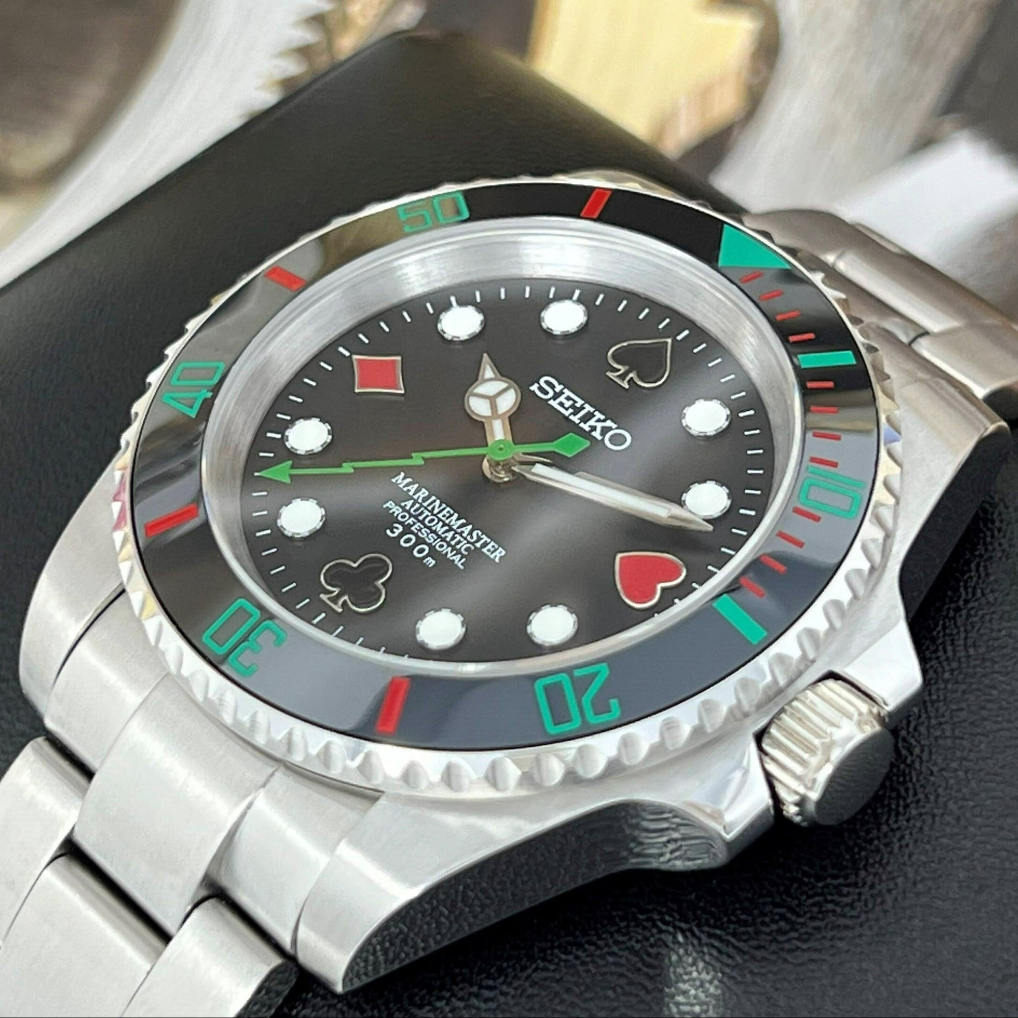 Custom Casino Royale Sub | Stainless Steel | Sapphire Crystal | Oyst Bracelet | Ceramic Bezel | Mod | NH35 | Poker Chips Cards