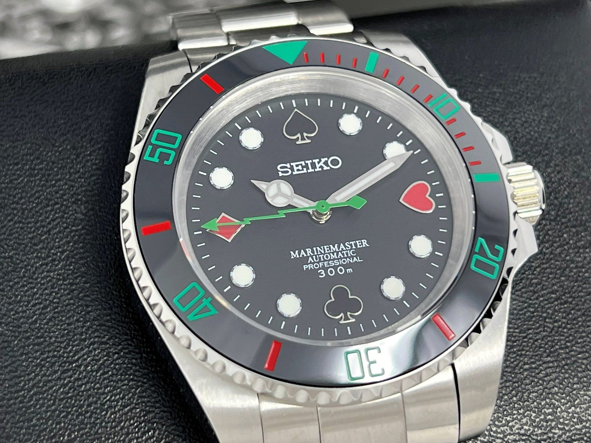 Custom Casino Royale Sub | Stainless Steel | Sapphire Crystal | Oyst Bracelet | Ceramic Bezel | Mod | NH35 | Poker Chips Cards