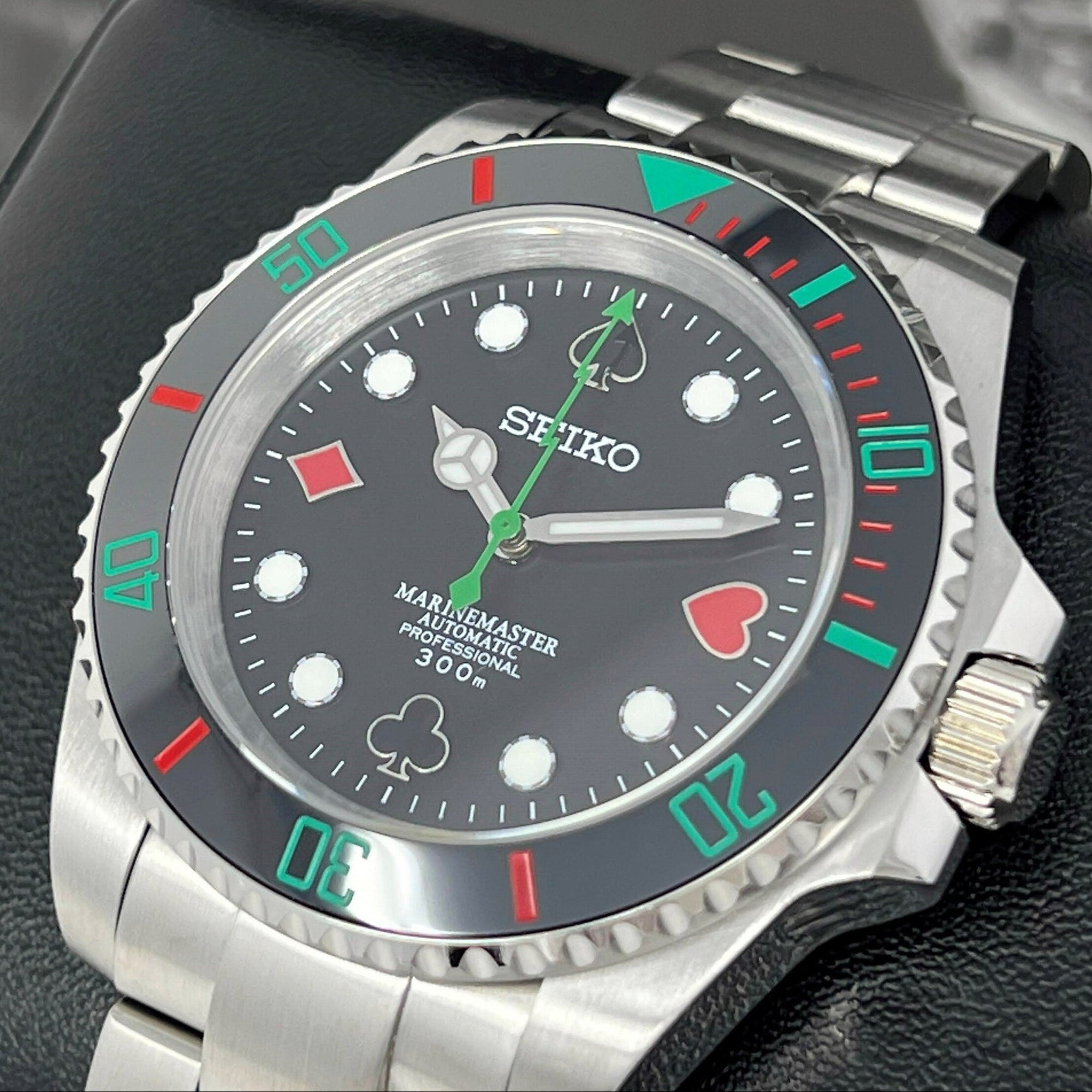 Custom Casino Royale Sub | Stainless Steel | Sapphire Crystal | Oyst Bracelet | Ceramic Bezel | Mod | NH35 | Poker Chips Cards