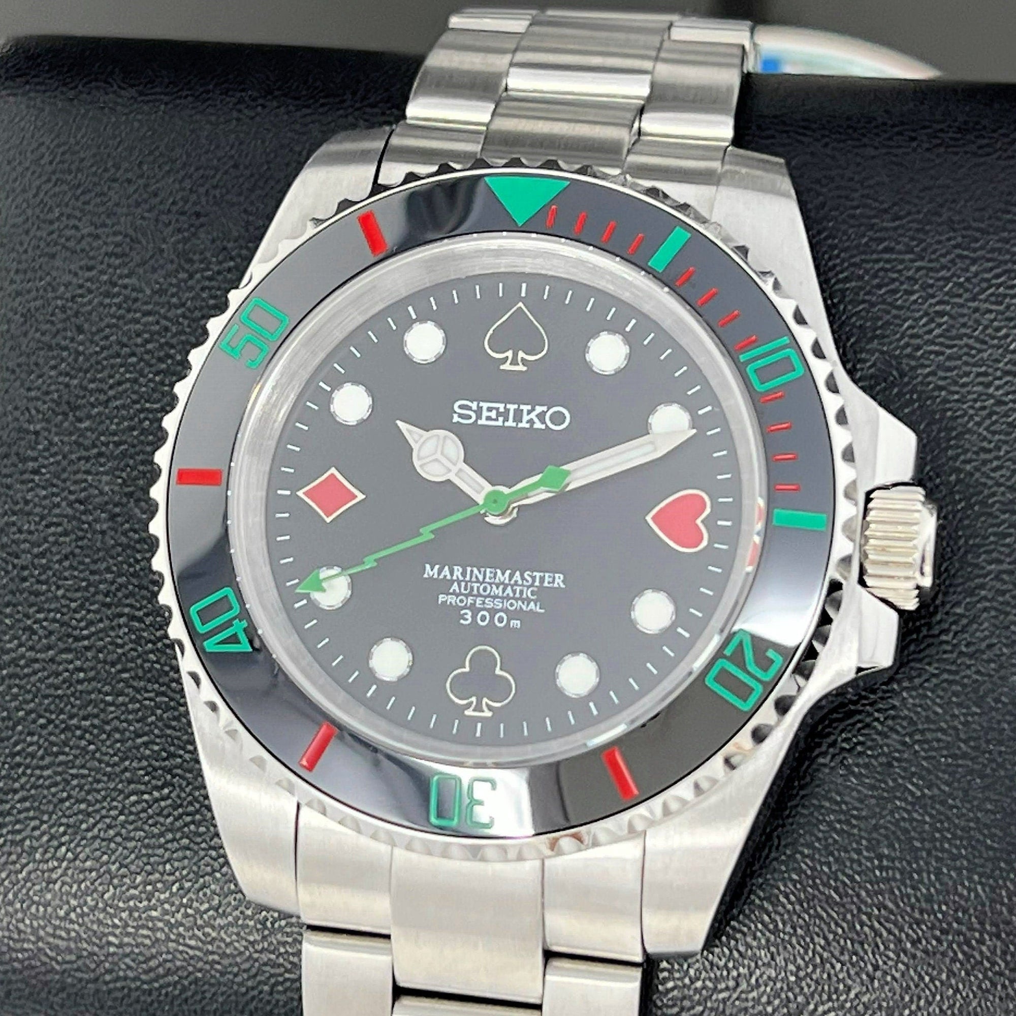 Custom Casino Royale Sub | Stainless Steel | Sapphire Crystal | Oyst Bracelet | Ceramic Bezel | Mod | NH35 | Poker Chips Cards