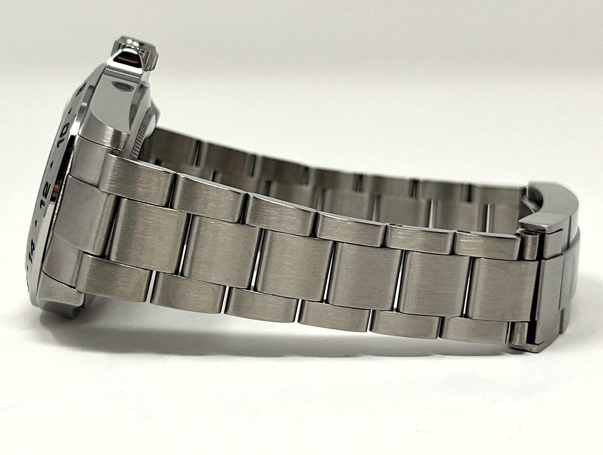 Custom Explorer II Watch | White or Silver | 4 Hand GMT | 41mm, Stainless Steel Sports Watch, White Dial, Seiko NH34 Automatic Movement