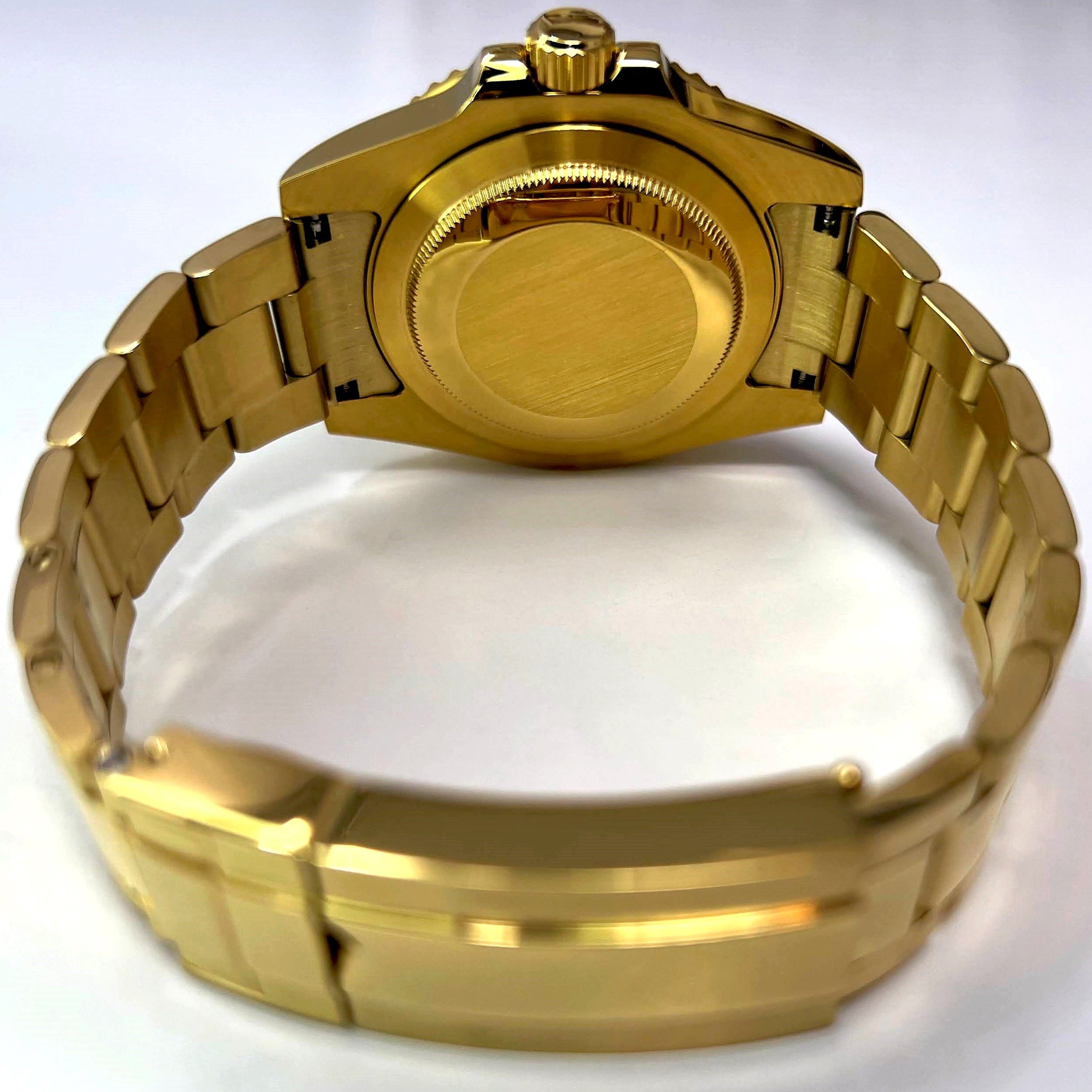 mod　custom Custom Gold Sub | Yellow Gold & Black Dive Watch