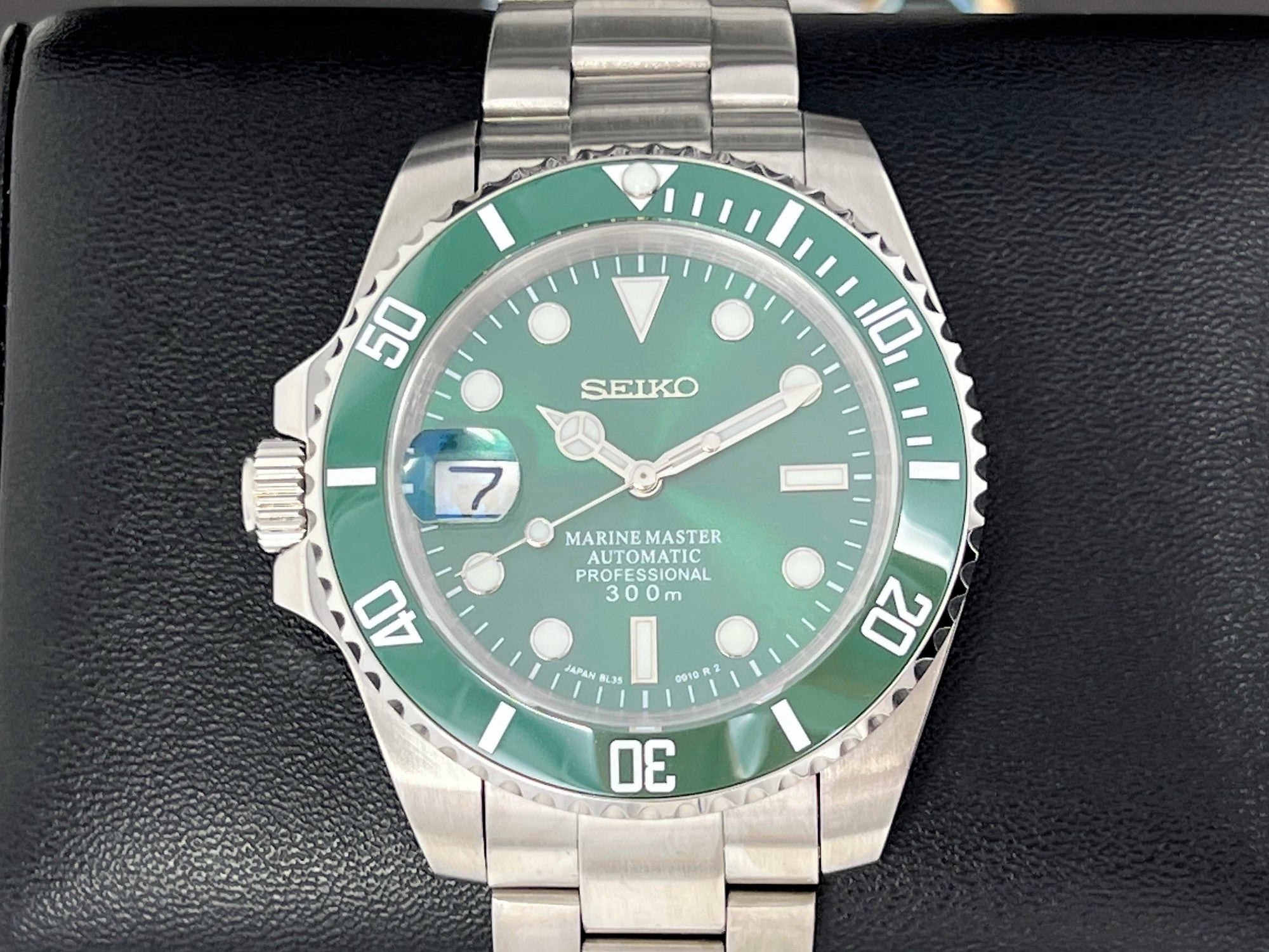 Seiko Hulk Submariner - Left Handed Edition - Sunburst Green Bezel Lefty Edition | Green | Riddler | Destro | South Paw | Oyster Automatic NH35 | Men
