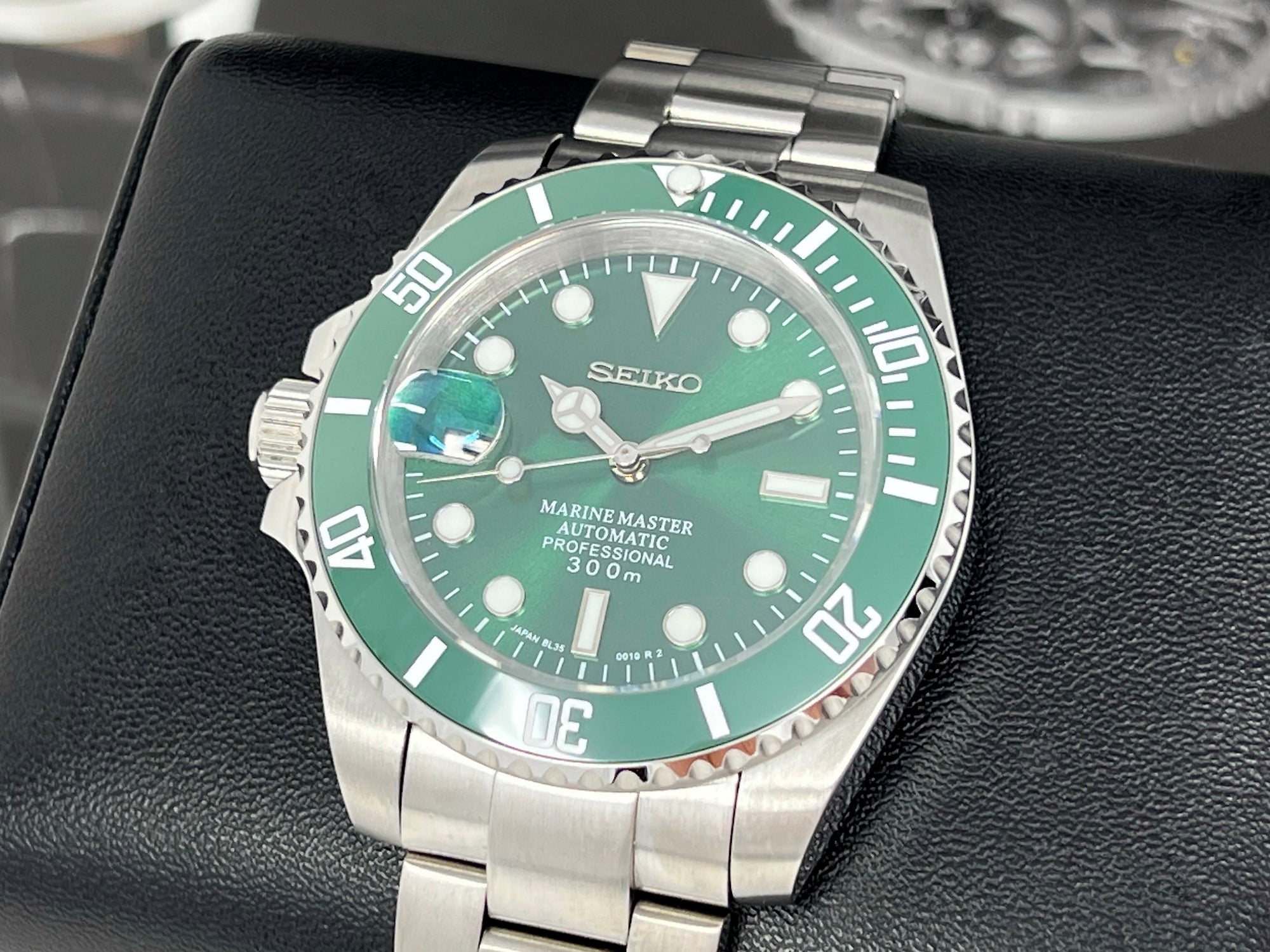 Seiko Hulk Submariner - Left Handed Edition - Sunburst Green Bezel Lefty Edition | Green | Riddler | Destro | South Paw | Oyster Automatic NH35 | Men