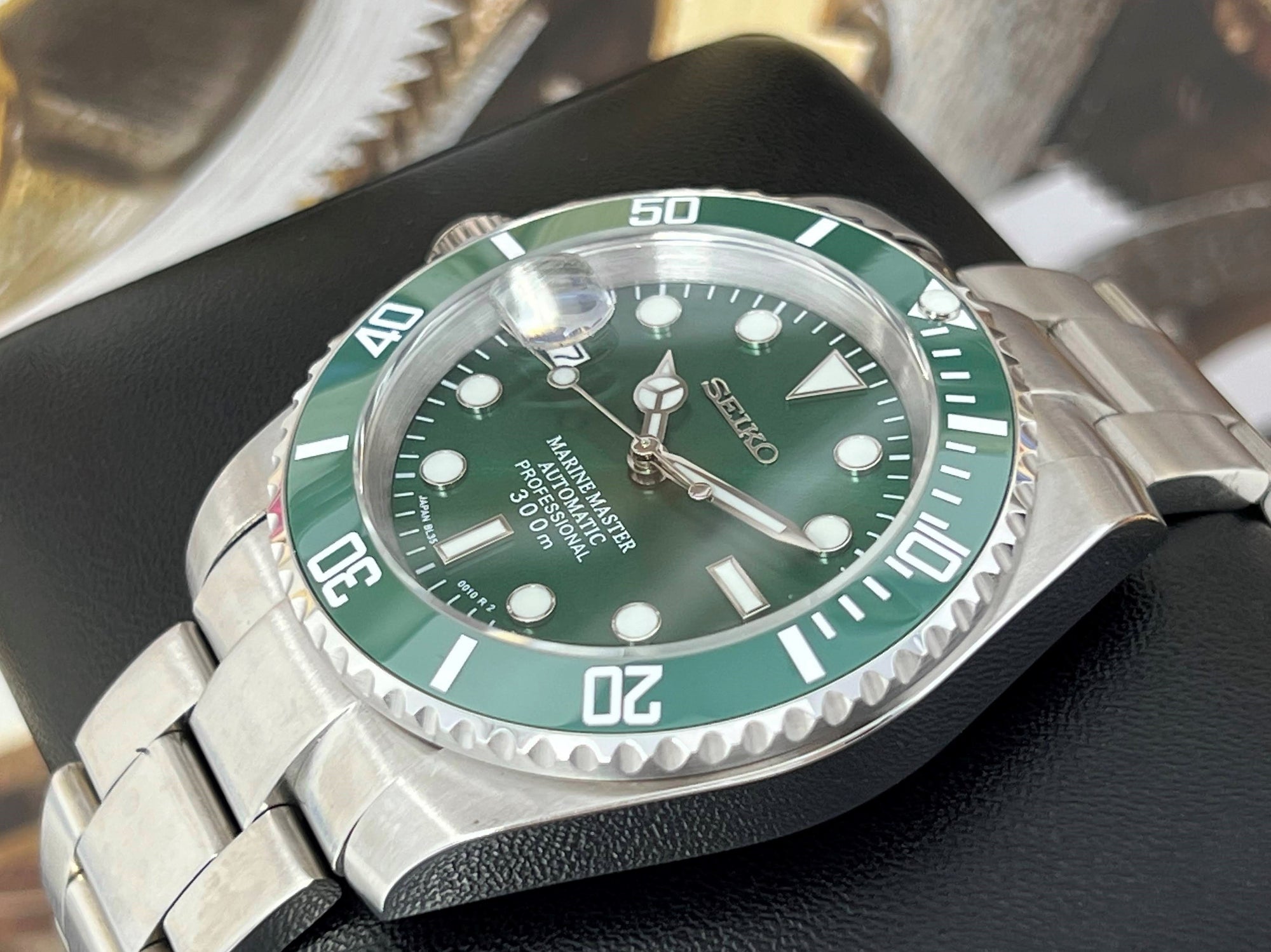 Seiko Hulk Submariner - Left Handed Edition - Sunburst Green Bezel Lefty Edition | Green | Riddler | Destro | South Paw | Oyster Automatic NH35 | Men
