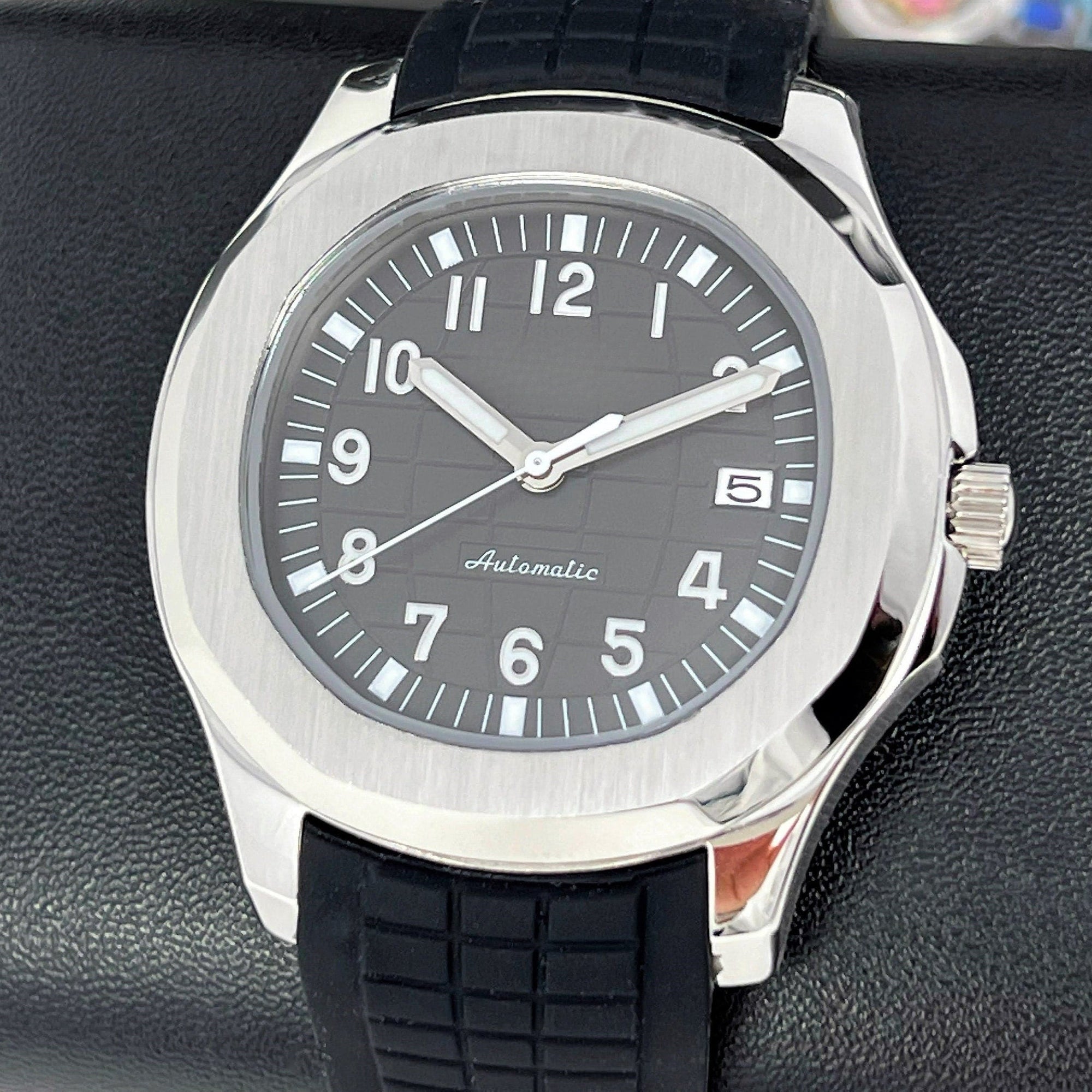 Seikonaut - Luxury Black on Rubber - Modern Automatic Watch with Sapphire Crystal - Aquanaut