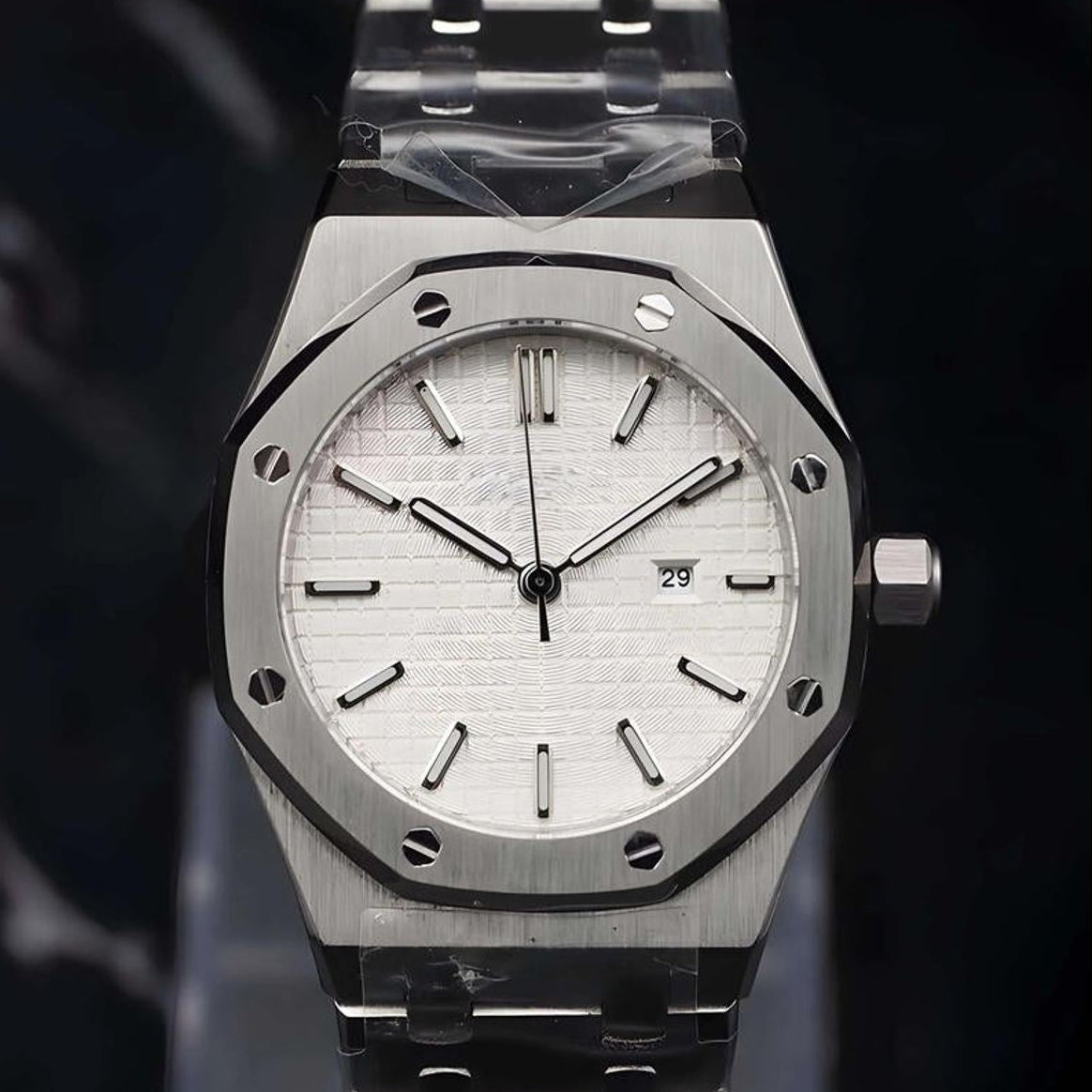 Seikoak white dial watch with silver band