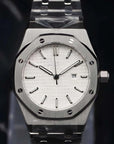Seikoak white dial watch with silver band