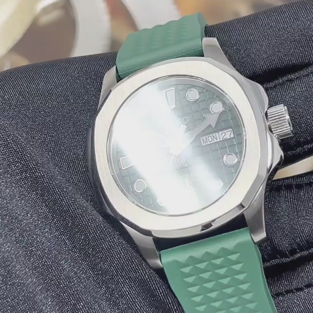 Seikonaut Green Modern Diver - Seiko Mod | Seiko Turtle Dial | NH36 Day Date Automatic | Rubber Dive Watch | Sport Watch | Men's Watch