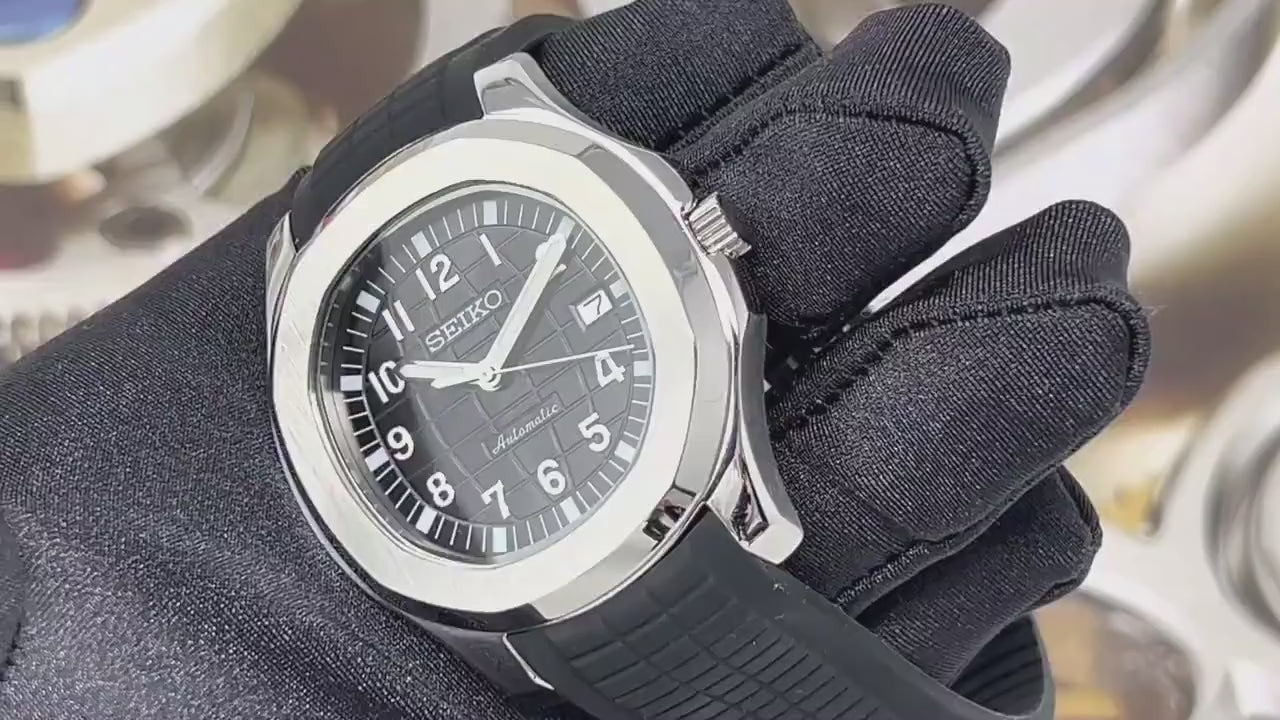 Seikonaut - Luxury Black on Rubber - Modern Automatic Watch with Sapphire Crystal
