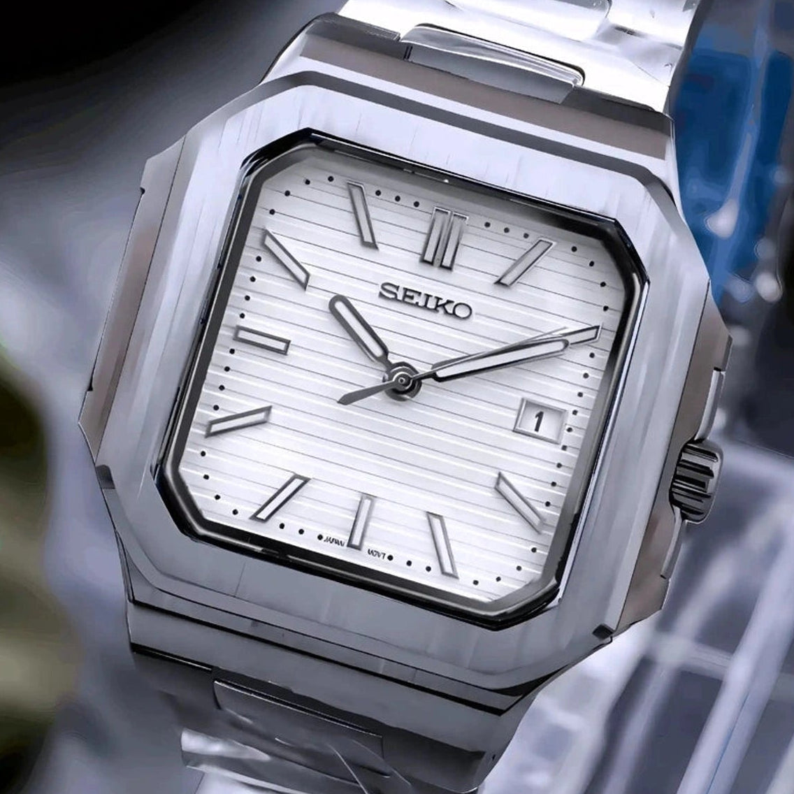 White dial with Silver Band