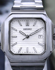 White dial with Silver Band