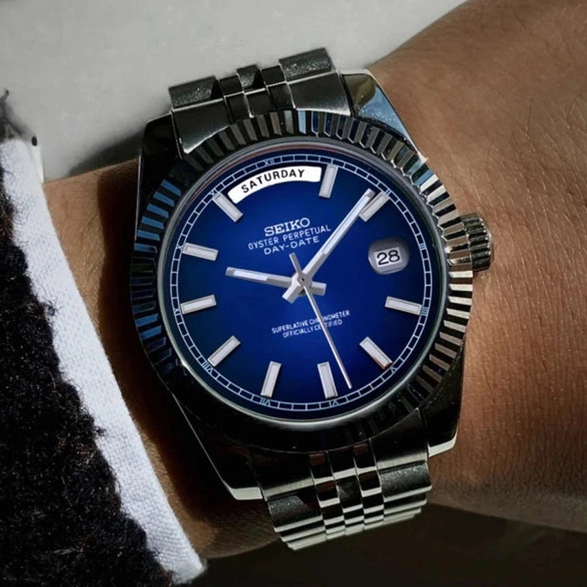 Day date Dark blue dial with silver band