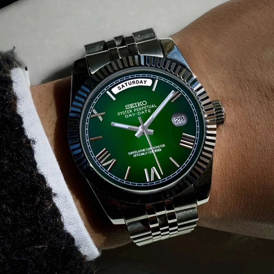 Day date roman dial with silver band