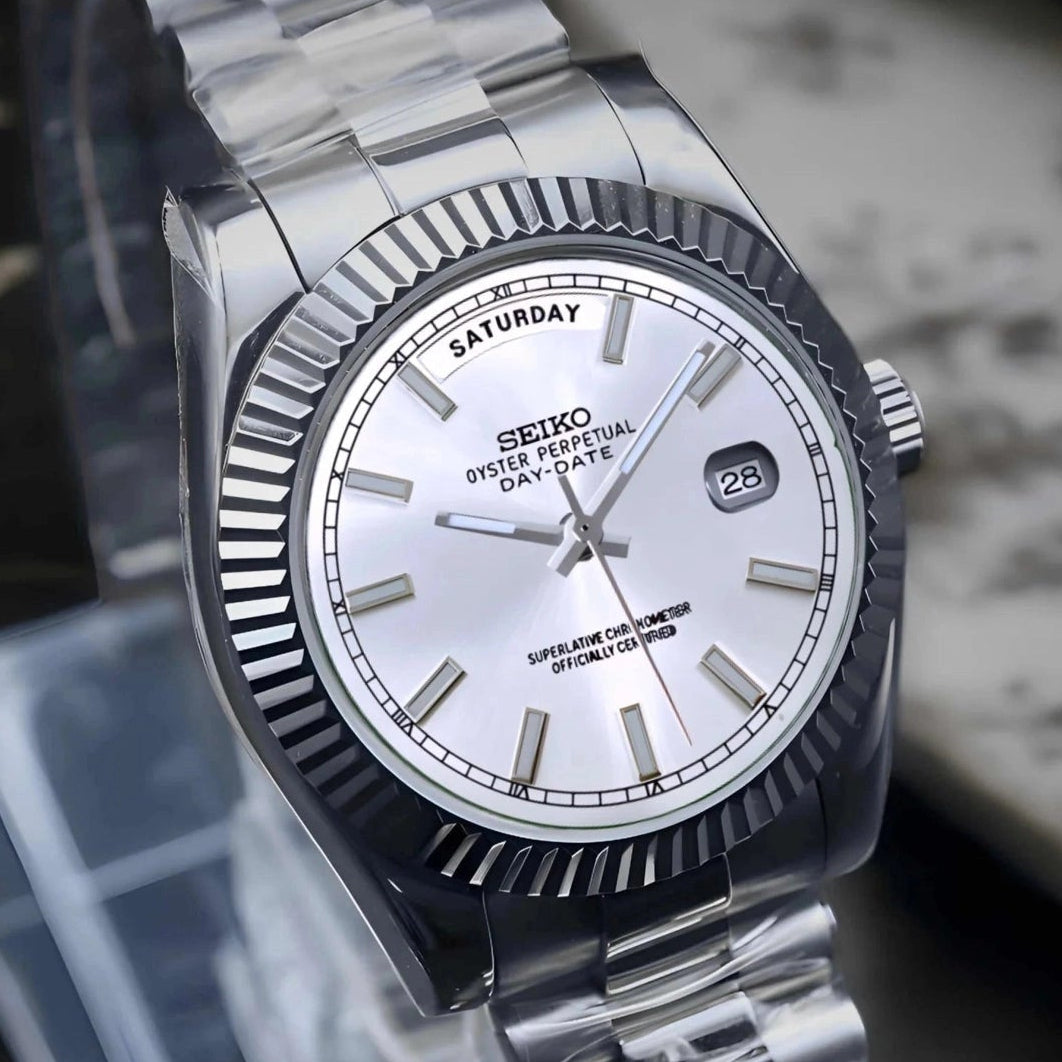 Day date White dial with silver band