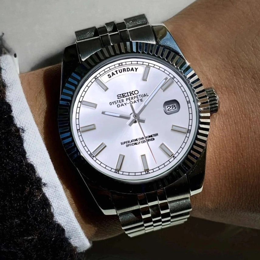 Day date White dial with silver band