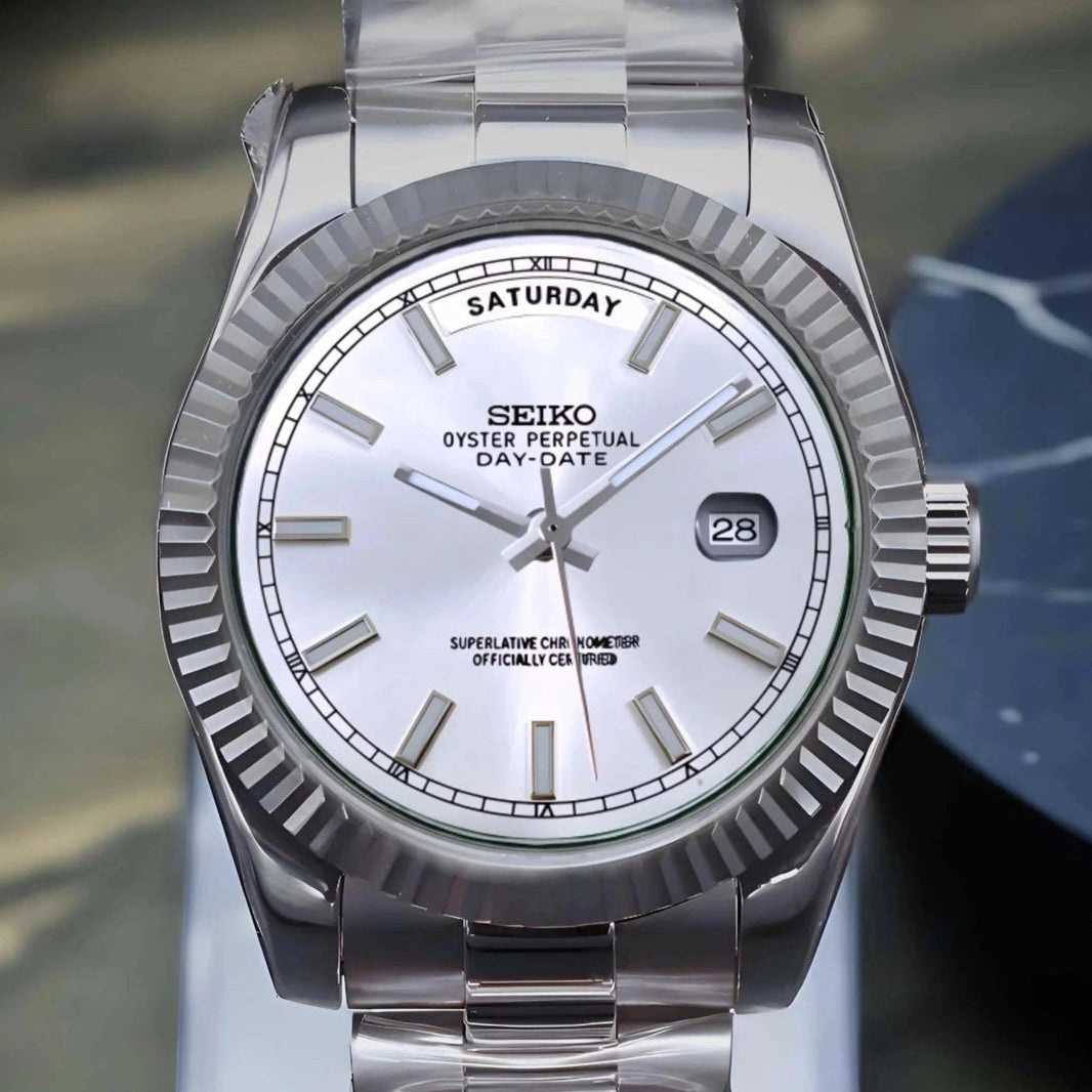 Day date White dial with silver band