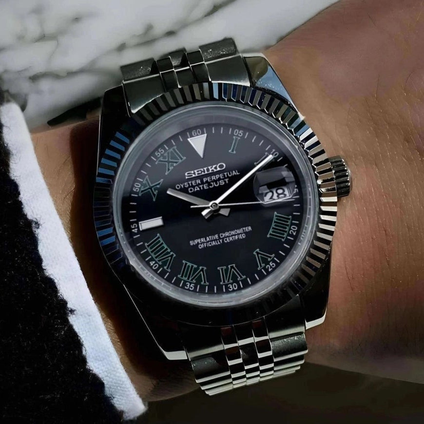 Black Dial with Band