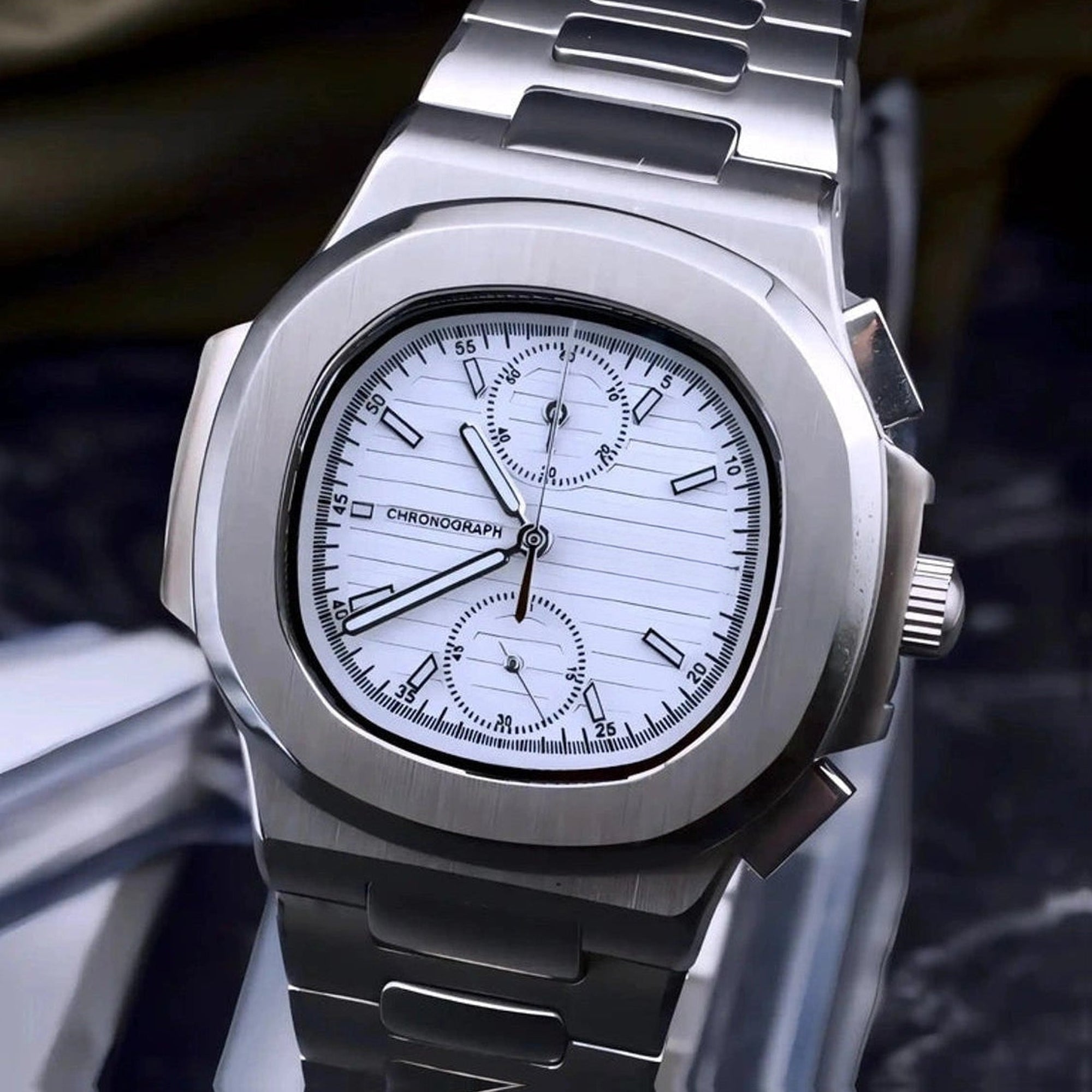 White dial with Silver Band