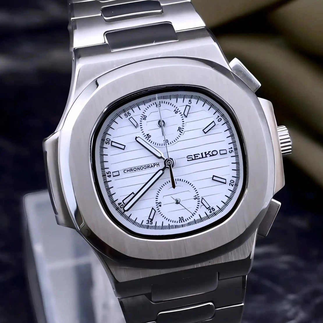 White dial with Silver Band
