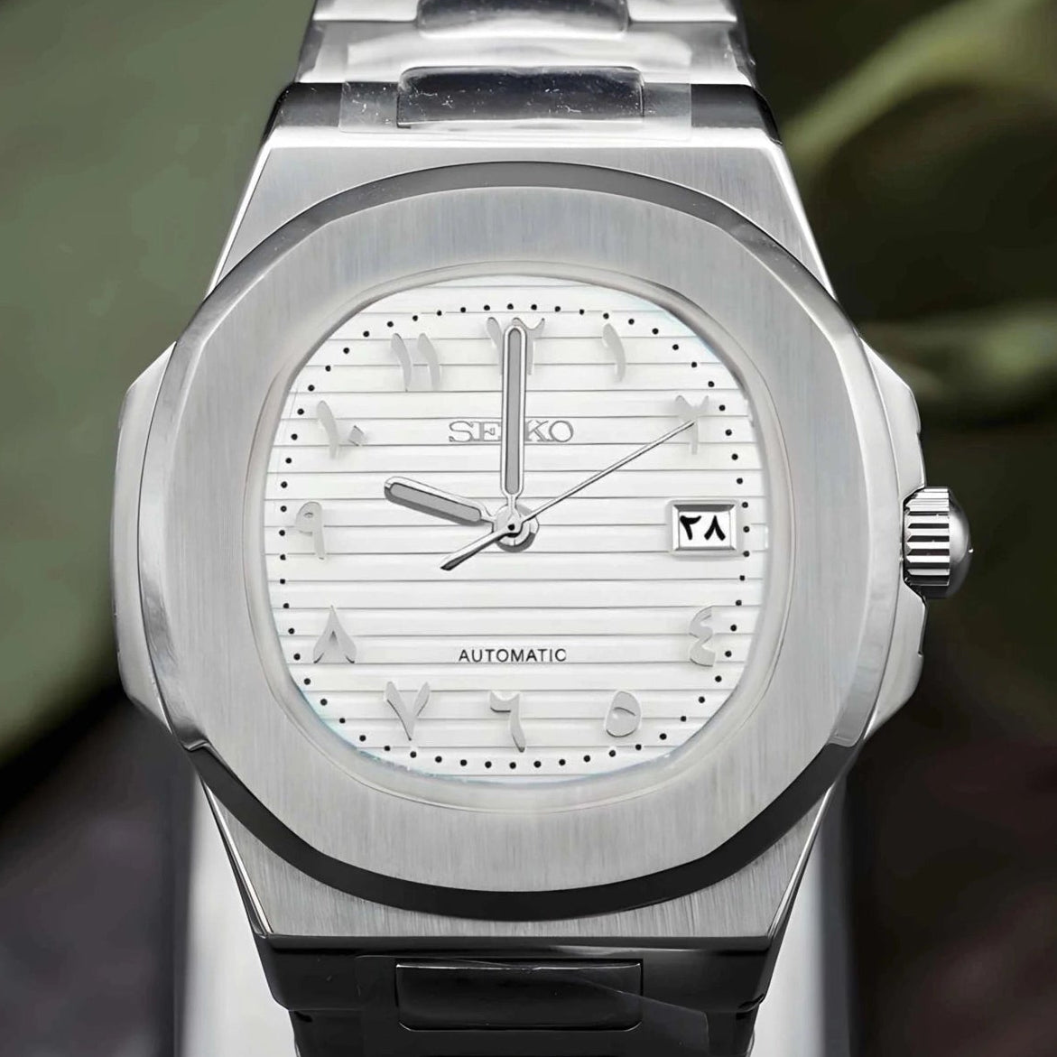 Arabic White dial with silver band