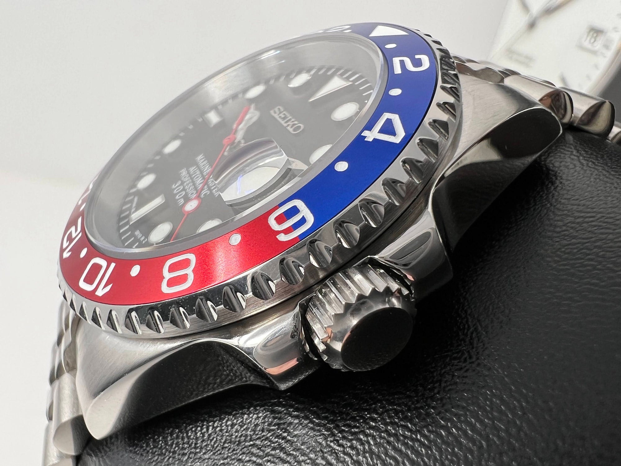 Seiko Pepsi GMT | Watch Mod | Seiko Mod | Stainless Steel Sport Watch | Custom Sapphire Crystal and NH35 Movement | Blue Red | Jubilee Strap