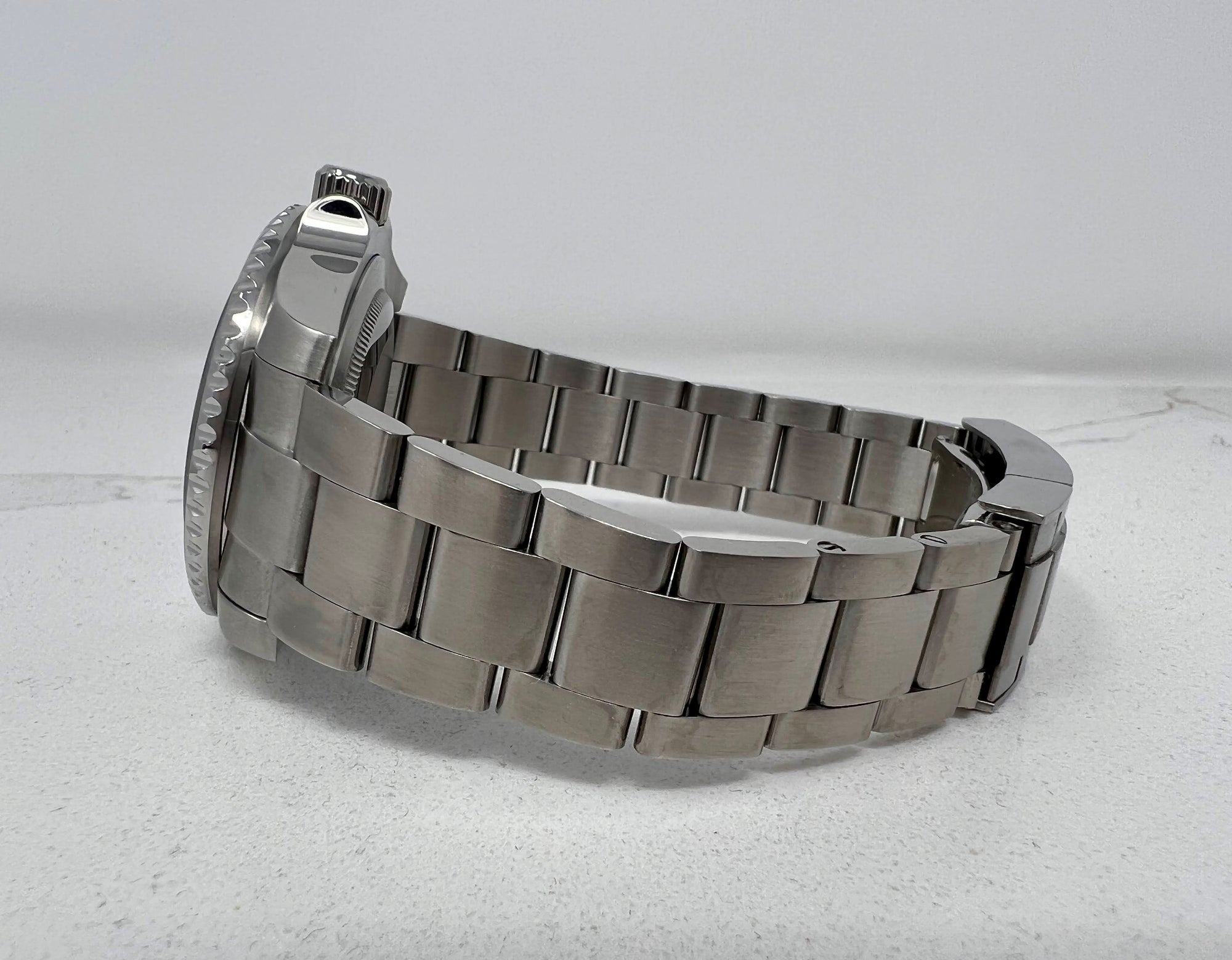 Seiko Submariner - Iridescent Ocean Pearl | Custom Mod | Purple | Seiko Mod | Watch Mod | Mother of Pearl MOP | Men&#39;s Watch | Sub | Milsub