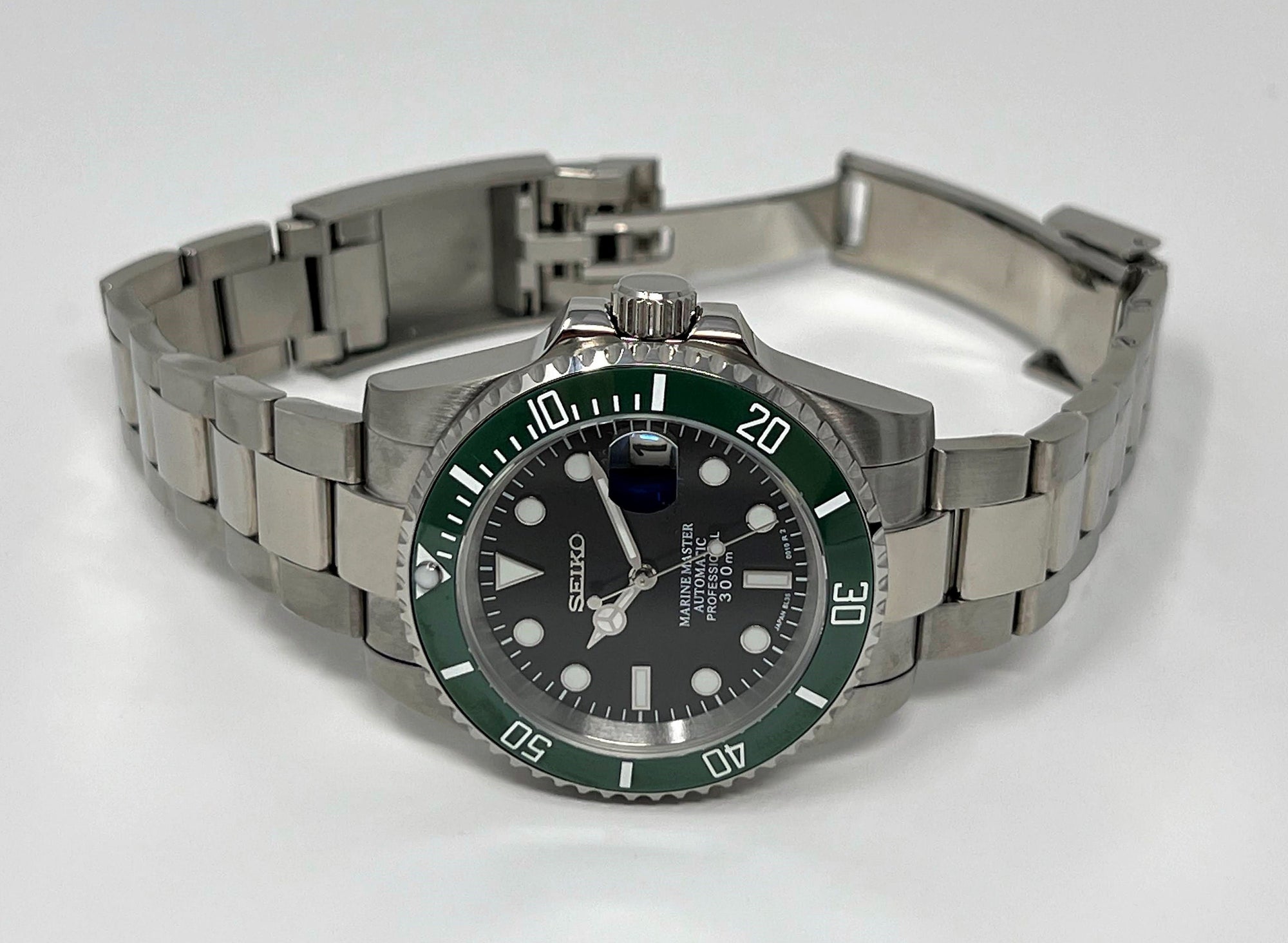 Seiko Emerald Submariner - Green and Black - Stainless Steel with Sapphire Crystal, NH35 Movement - Custom Build - Ready to Ship!