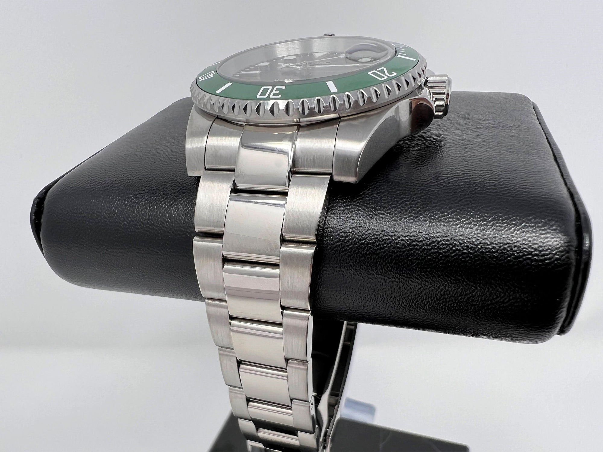 Seiko Emerald Submariner - Green and Black - Stainless Steel with Sapphire Crystal, NH35 Movement - Custom Build - Ready to Ship!