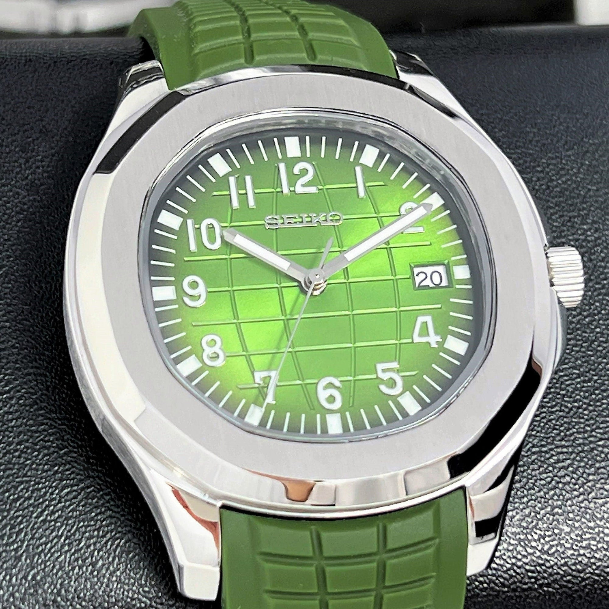 Seikonaut - Rare Green on Rubber - Modern Automatic Aqua Watch with Sapphire Crystal