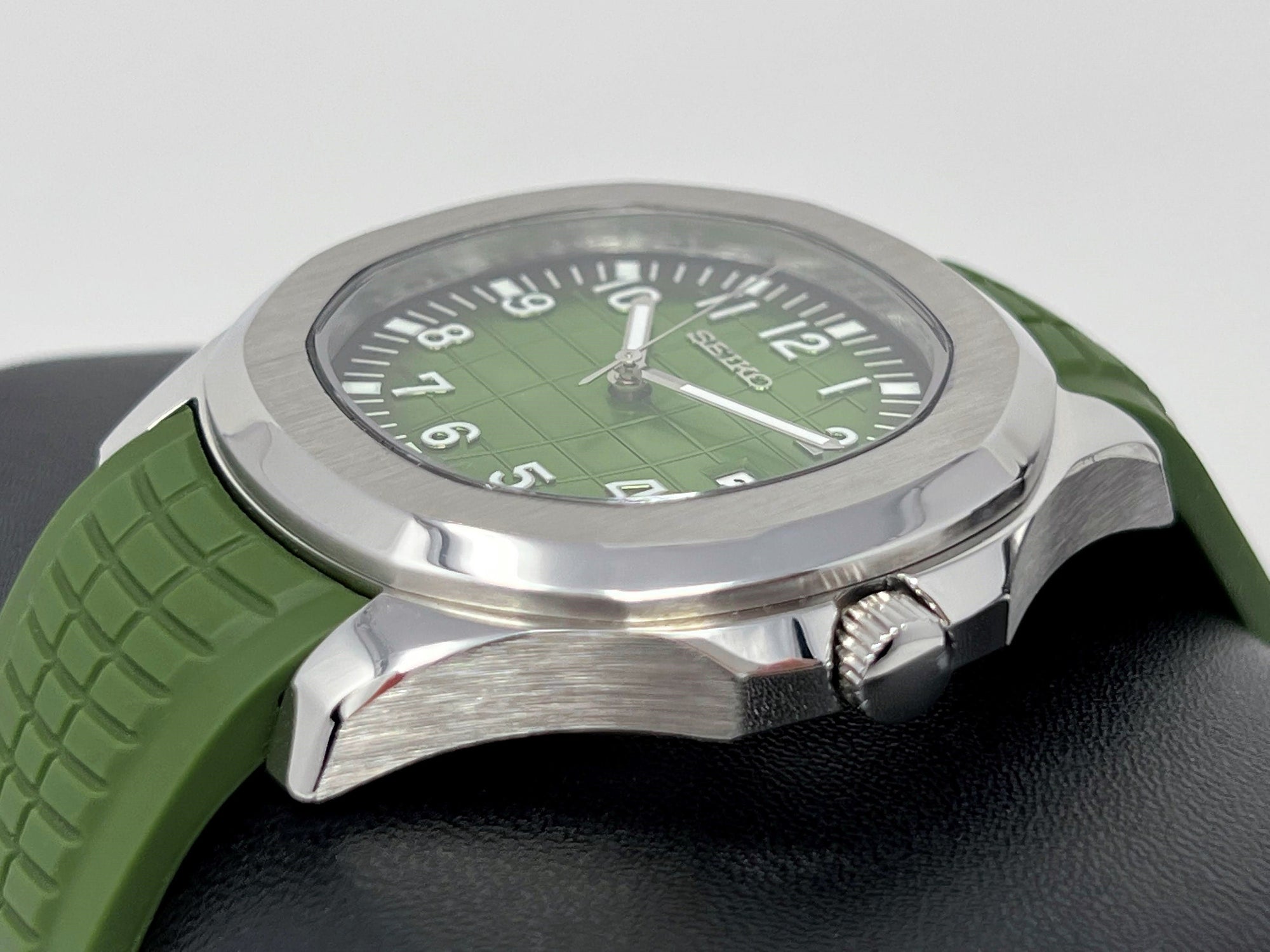 Seikonaut - Rare Green on Rubber - Modern Automatic Aqua Watch with Sapphire Crystal