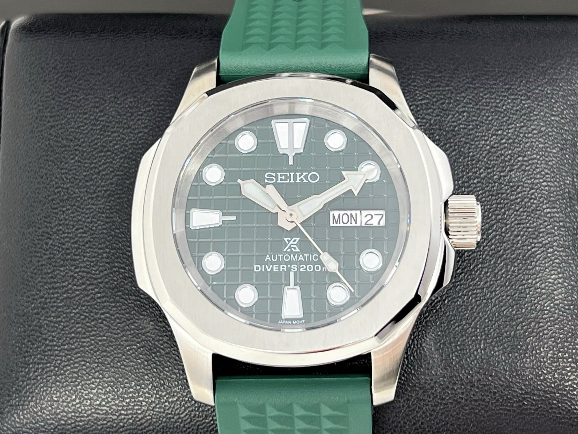 Seikonaut Green Modern Diver - Seiko Mod | Seiko Turtle Dial | NH36 Day Date Automatic | Rubber Dive Watch | Sport Watch | Men's Watch