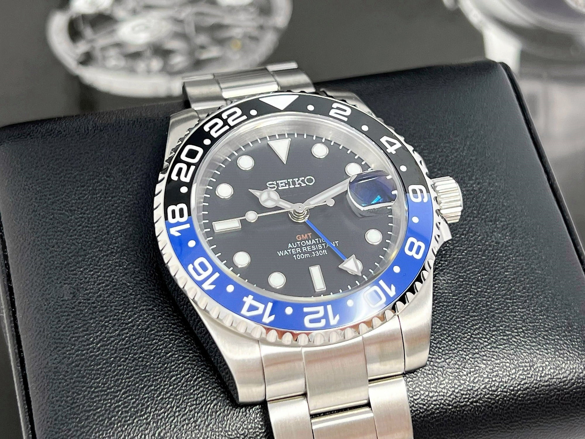 Seiko Batman - True GMT 4 Hand - NH34 - Blue and Black - 41mm - Stainless Steel - Automatic Custom Watch | Seiko Mod | Watch Mod