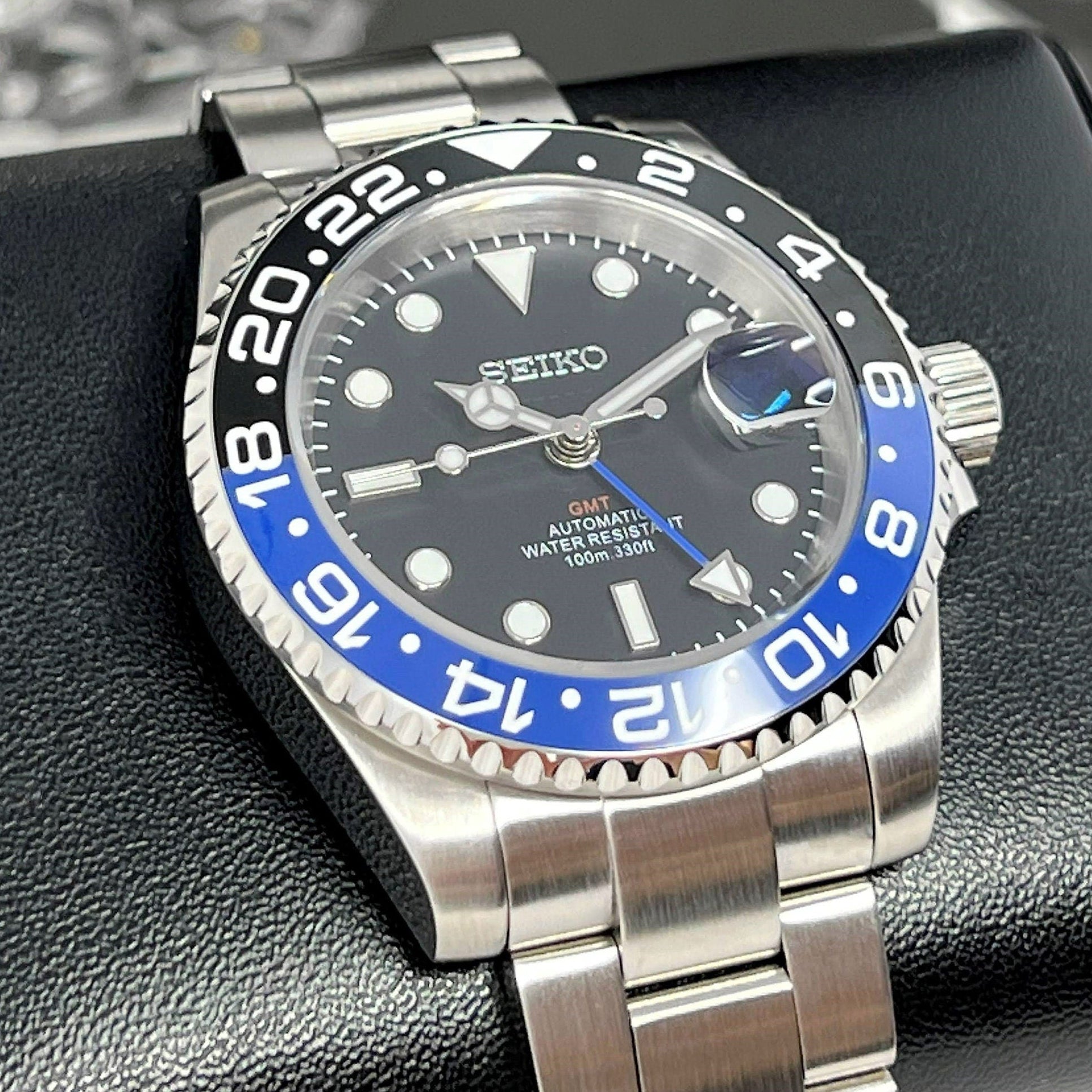 Seiko Batman - True GMT 4 Hand - NH34 - Blue and Black - 41mm - Stainless Steel - Automatic Custom Watch | Seiko Mod | Watch Mod