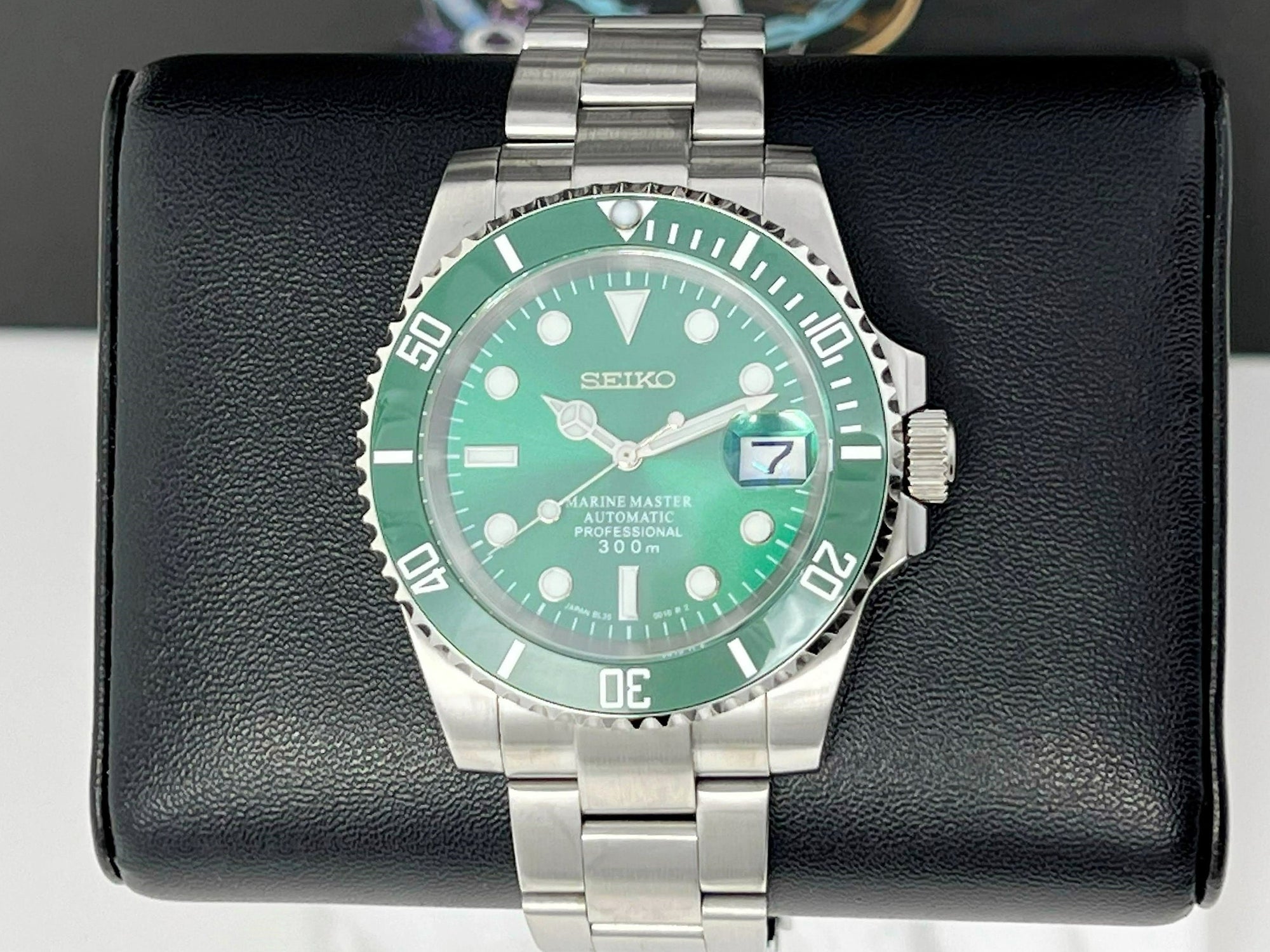 Seiko Hulk Submariner - Green Sunburst Green Bezel | Stainless Steel | Sapphire Crystal | NH35 Movement | Custom Build Seiko Mod | Watch Mod