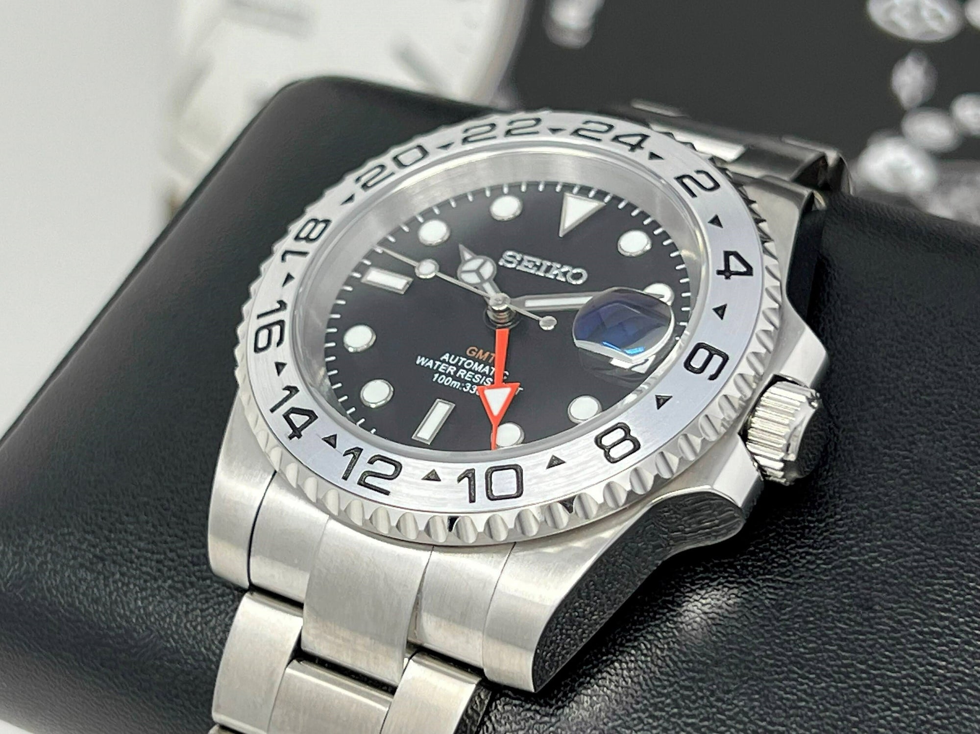 Seiko Explorer II - NEW 4 Hand GMT 2022 - NH34 - Black Dial - 41mm - Stainless Steel - Automatic Watch - Custom Build - Ready to Ship!