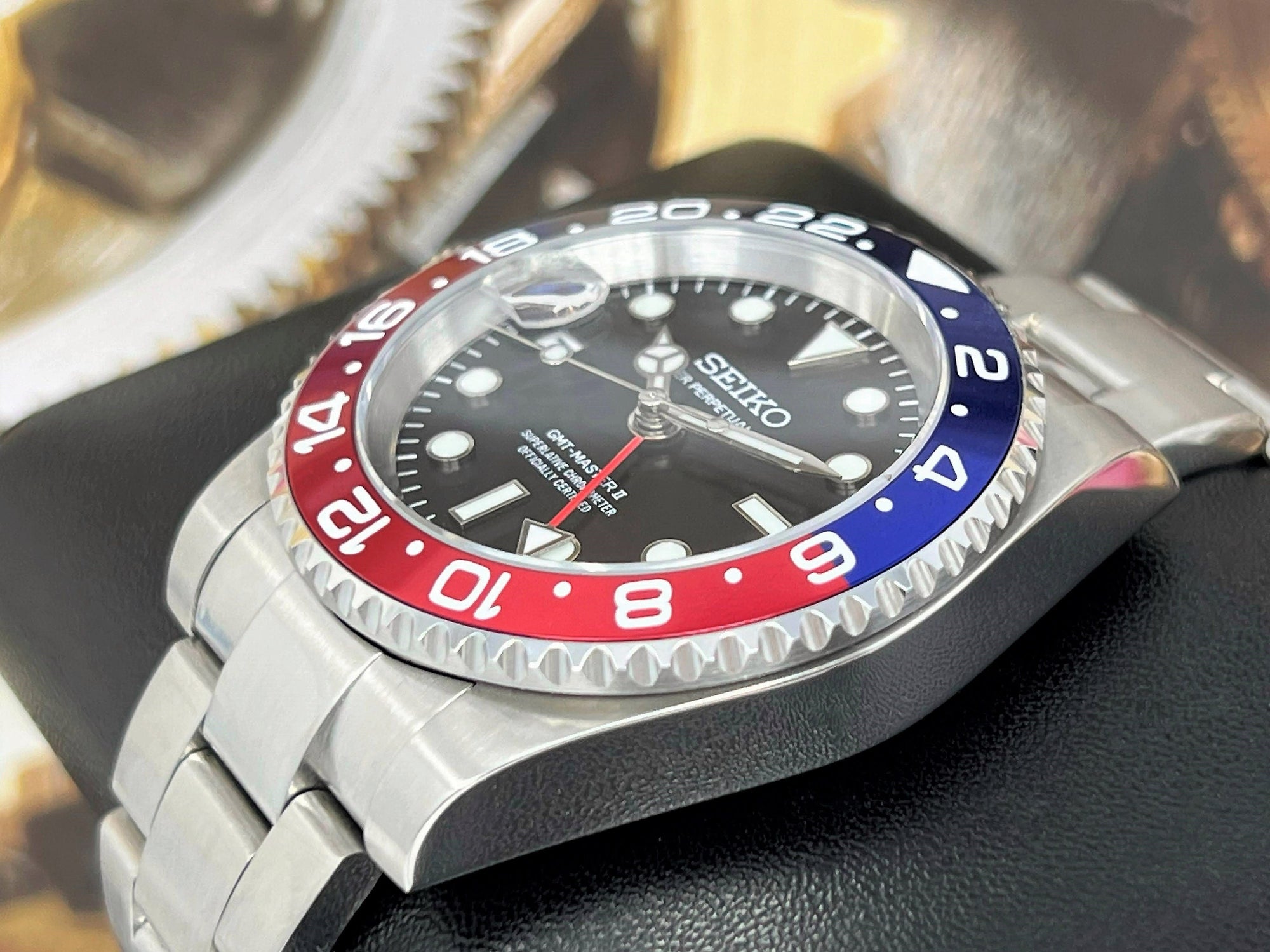Seiko Pepsi Full GMT - Left Hand | Blue and Red | NH34 movement | 41mm | Timezone | Automatic Custom Watch | Watch Mod | Destro | South Paw